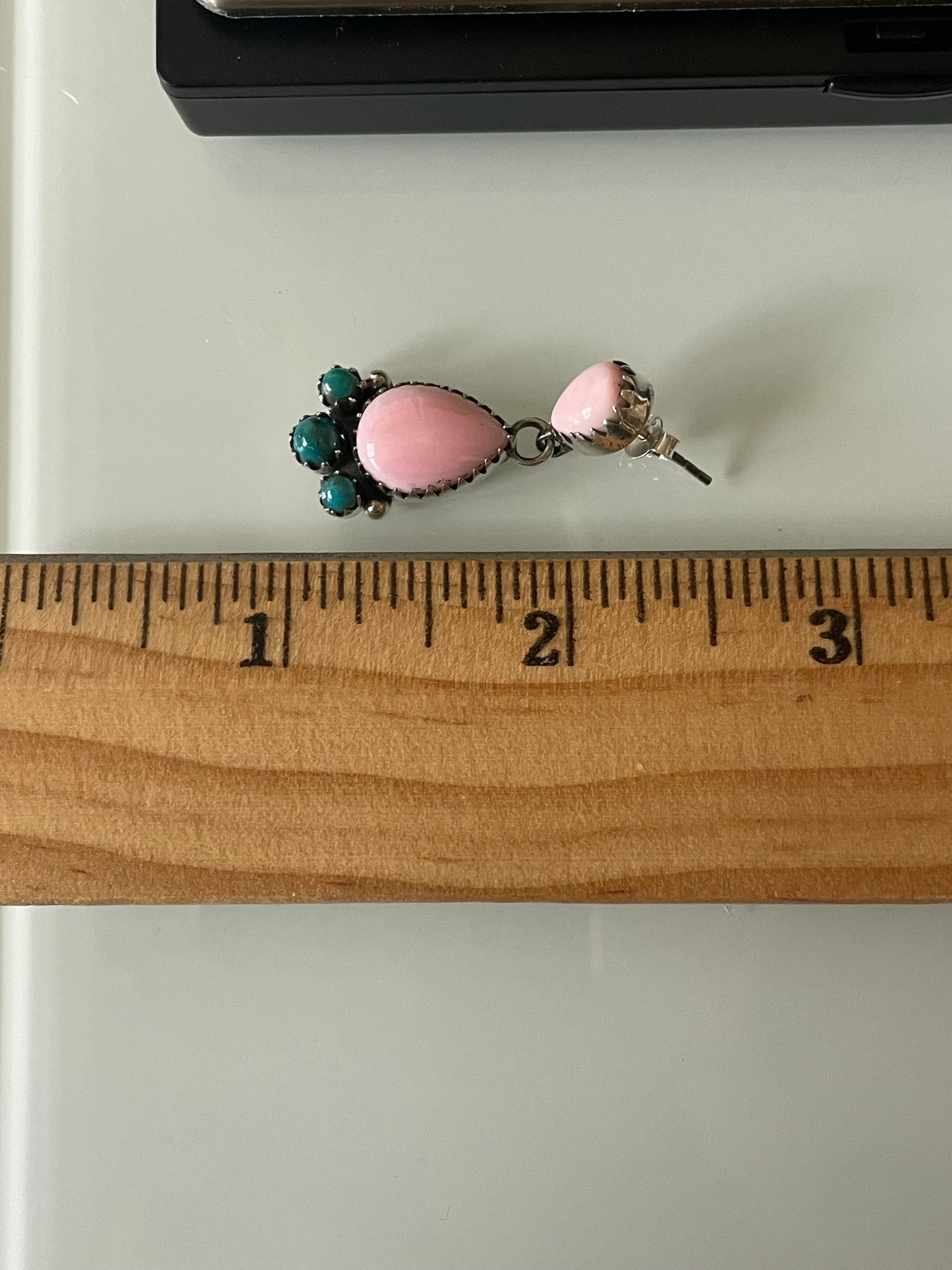 Pink Conch Kingman Turquoise Earrings | Teardrop Cluster Stud E670