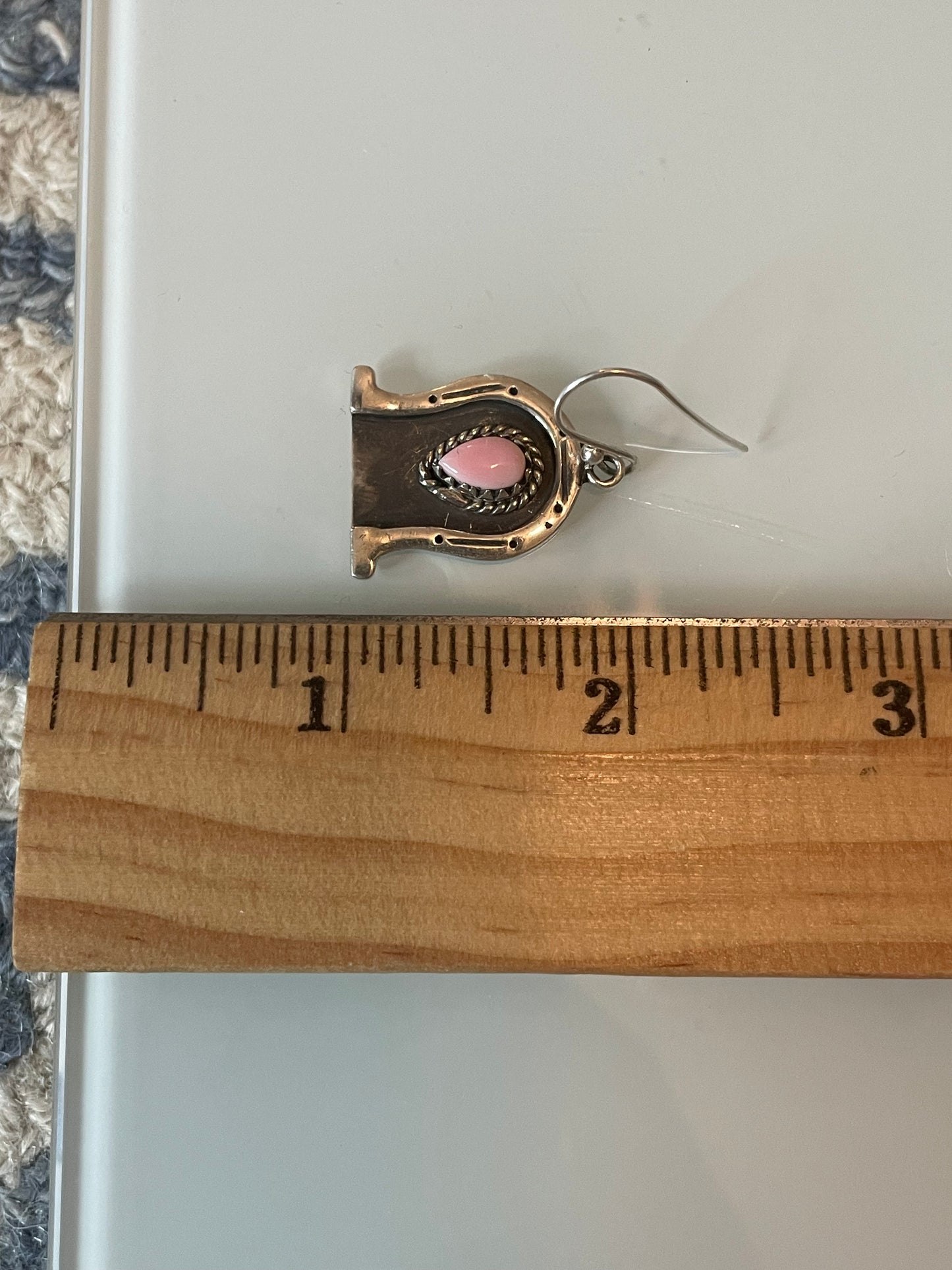 Pink Conch Horseshoe Dangle Earrings | Sterling Silver E950