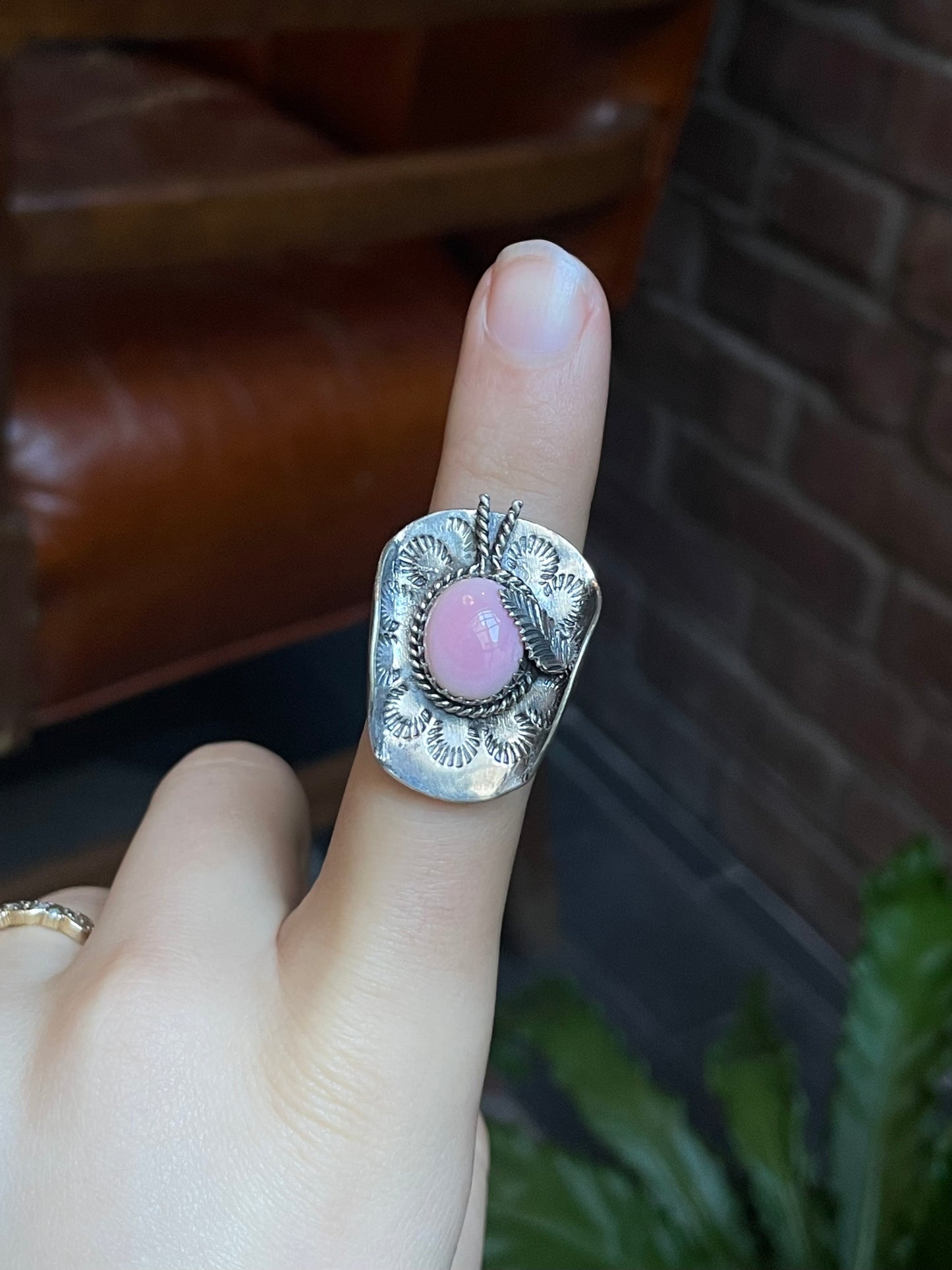 Pink Conch Ring - Hat Design | Sterling Silver | Size 8 | A290