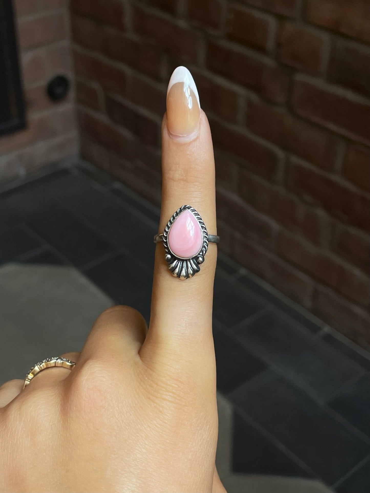 Pink Conch Teardrop Ring | Sterling Silver | Size 8 | A737