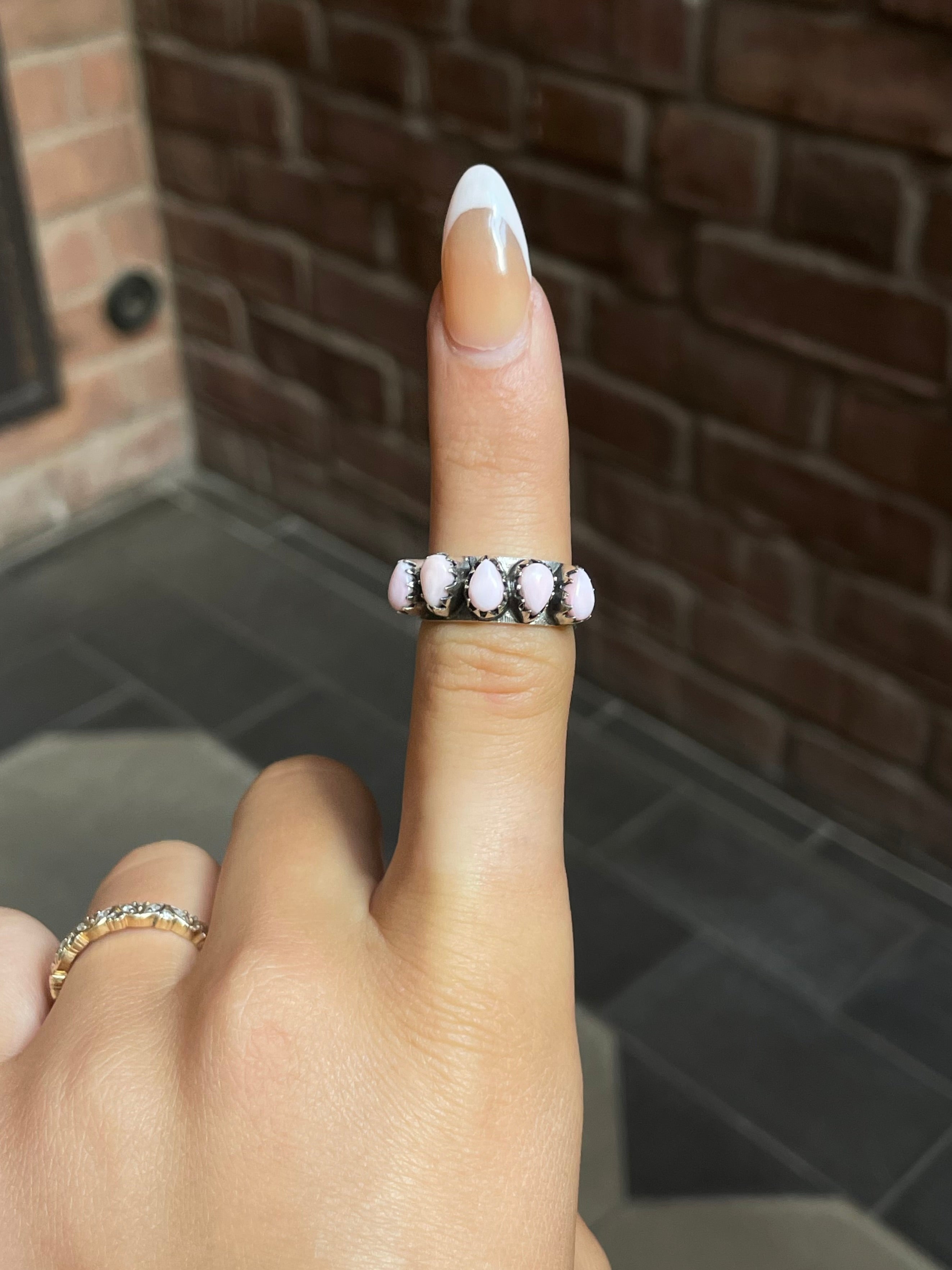 Pink Conch Ring | Sterling Silver | Size 7 | A317