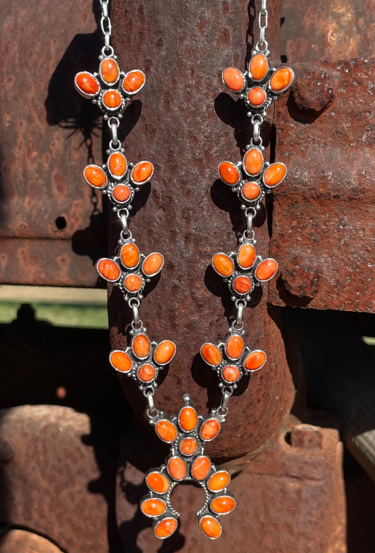 Spiny Oyster Naja Necklace | Floral Cluster Stations | 925 Silver E592