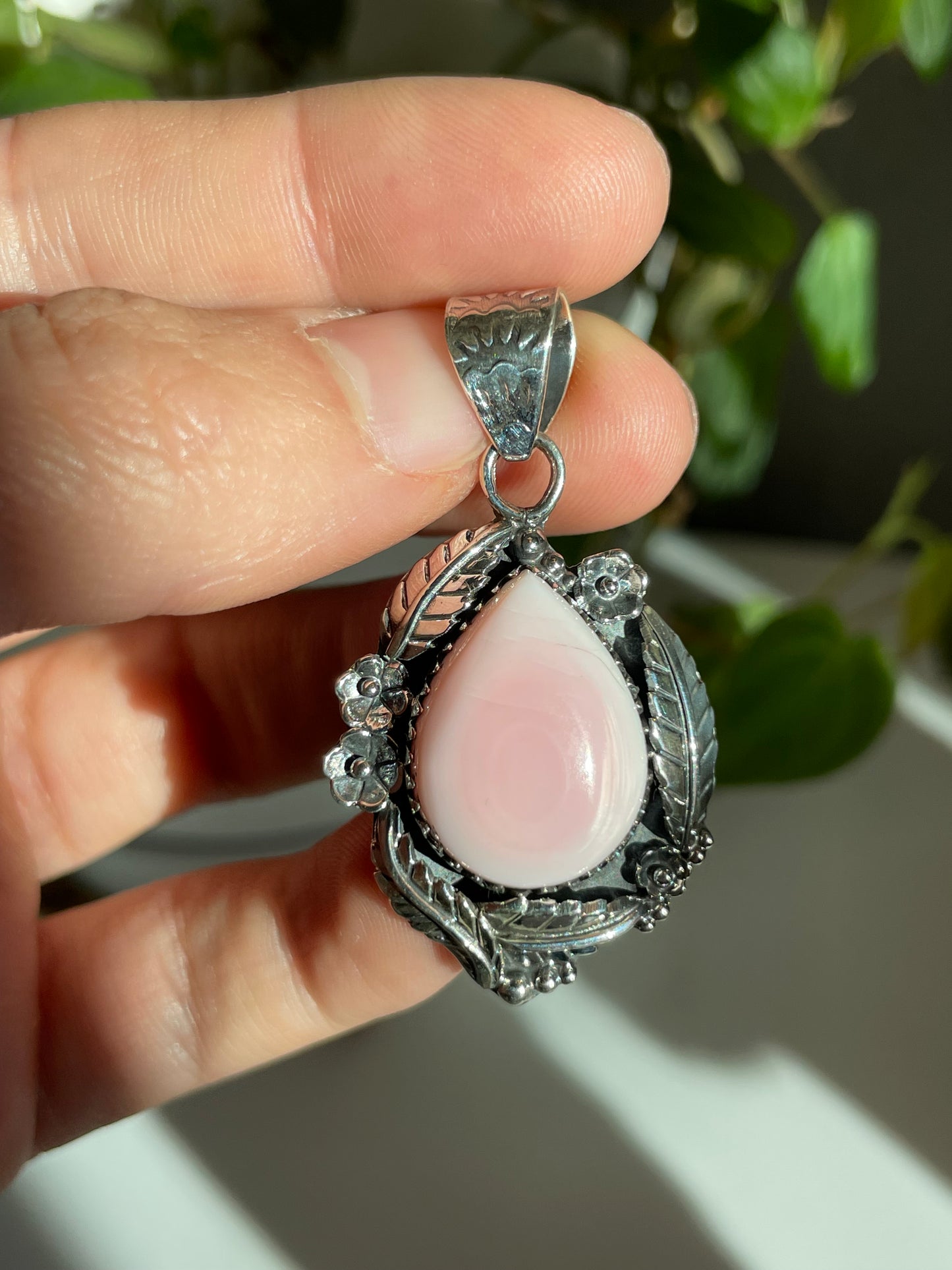 Pink Conch Tear Drop Pendant | Sterling Silver 925 B810