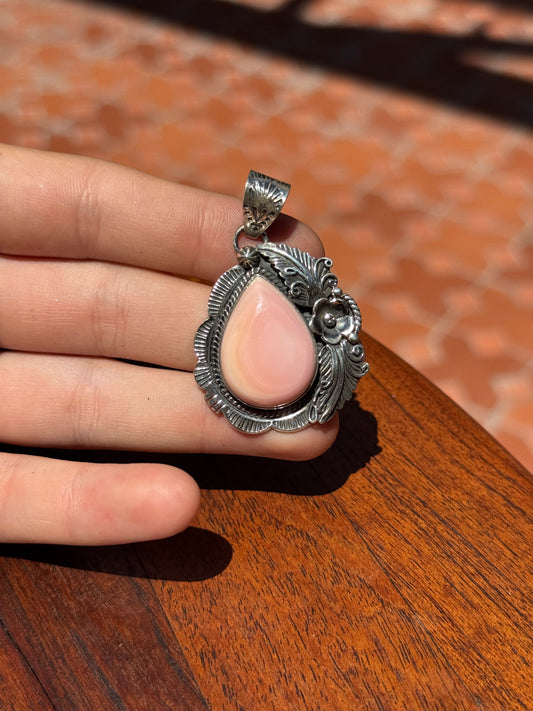 Pink Conch Tear Drop Pendant | Sterling Silver | A622