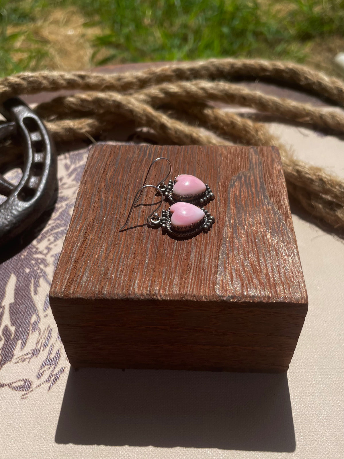 Pink Conch Heart Dangle Earrings | 925 Sterling Silver G702