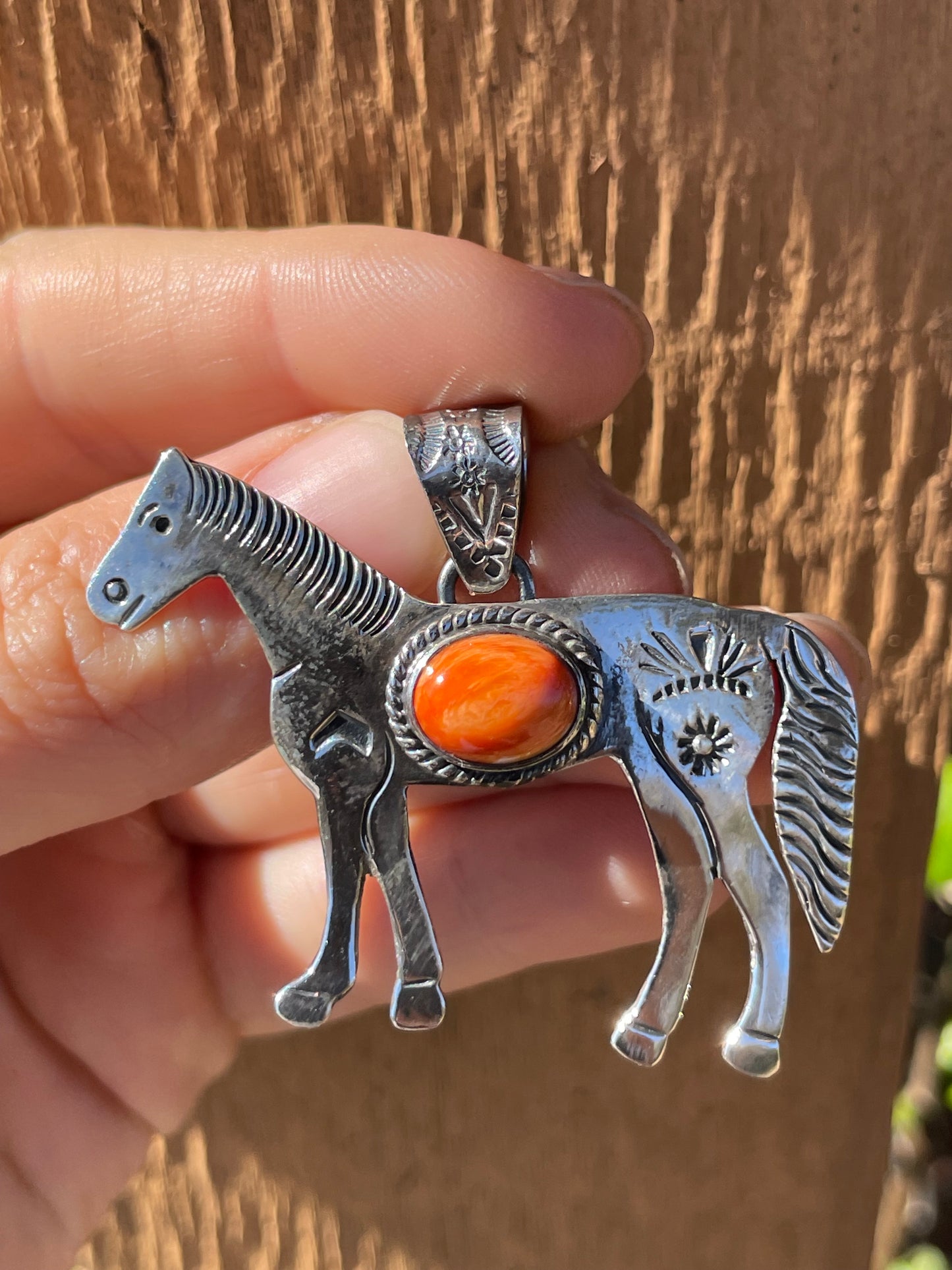 Spiny Oyster Horse Pendant | 925 Sterling Silver B915