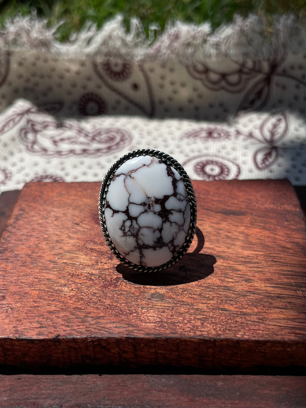 Wild Horse Oval Ring Size 9 | 925 Sterling Silver D313