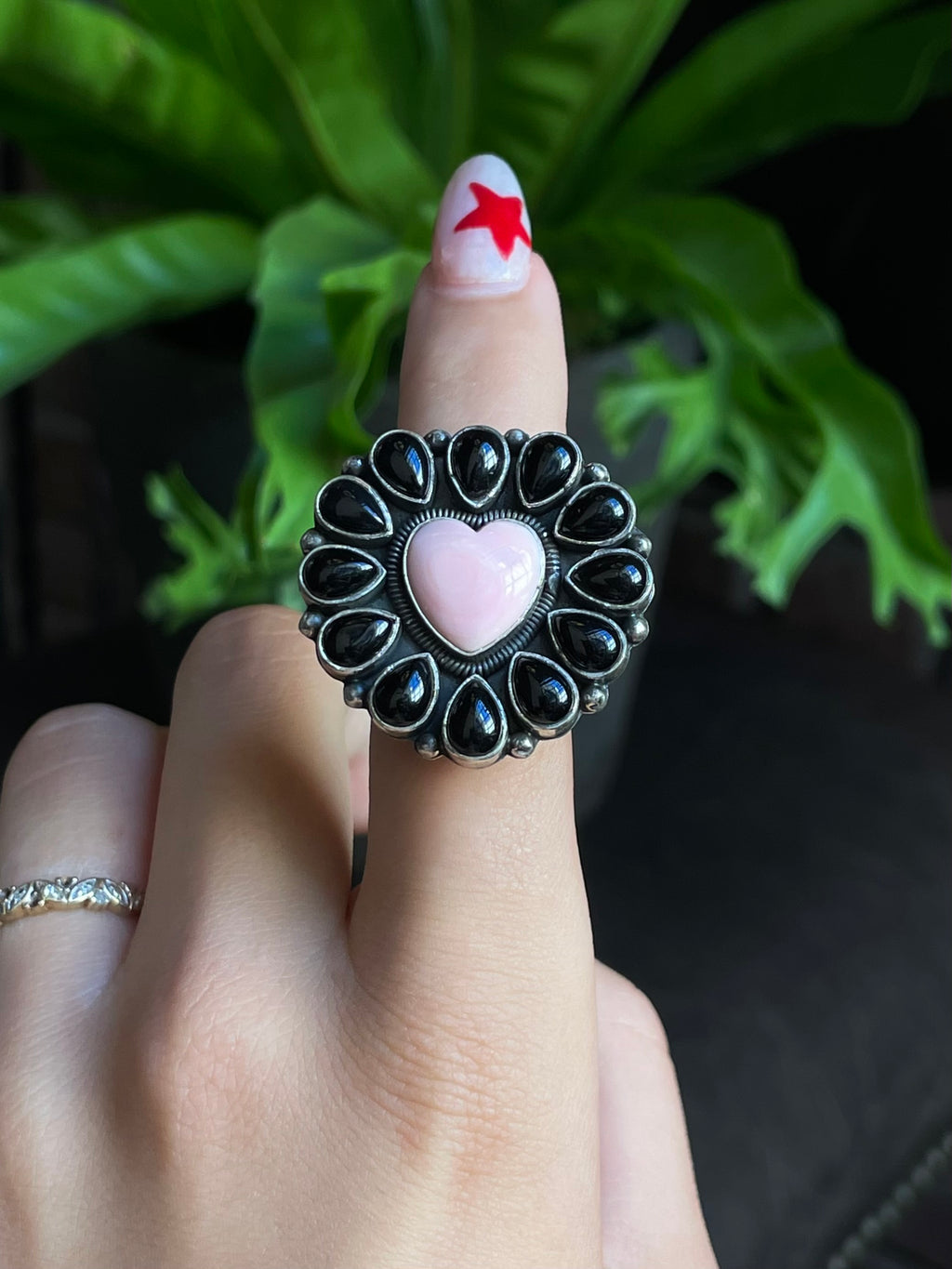 Black Onyx & Pink Conch Flower Ring | 925 Sterling Silver Size 8 G570