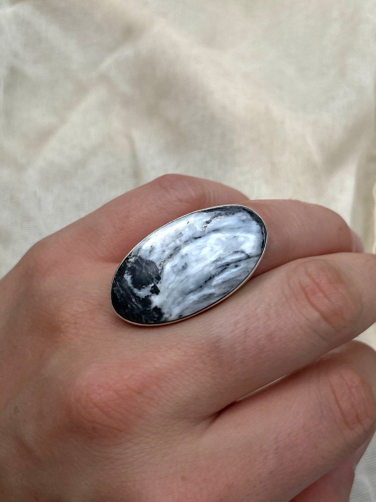 White Buffalo Ring | Sterling Silver | Size 6 C596