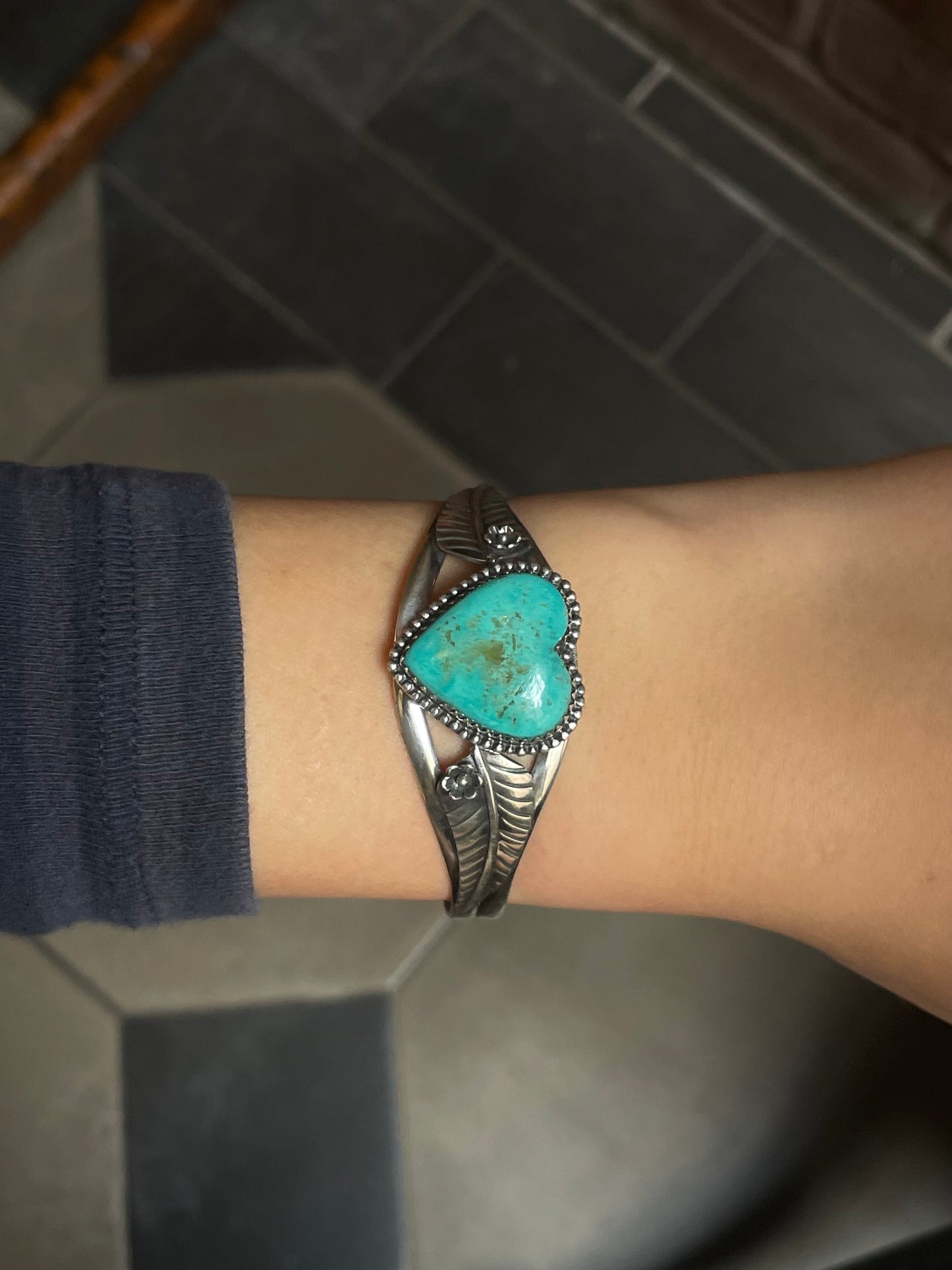 Kingman Turquoise Heart Cuff | Floral Leaf Split Shank | 925 Silver E689