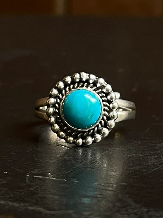 Kingman Turquoise Small Round Ring | Sterling Silver | Size 9 | A285