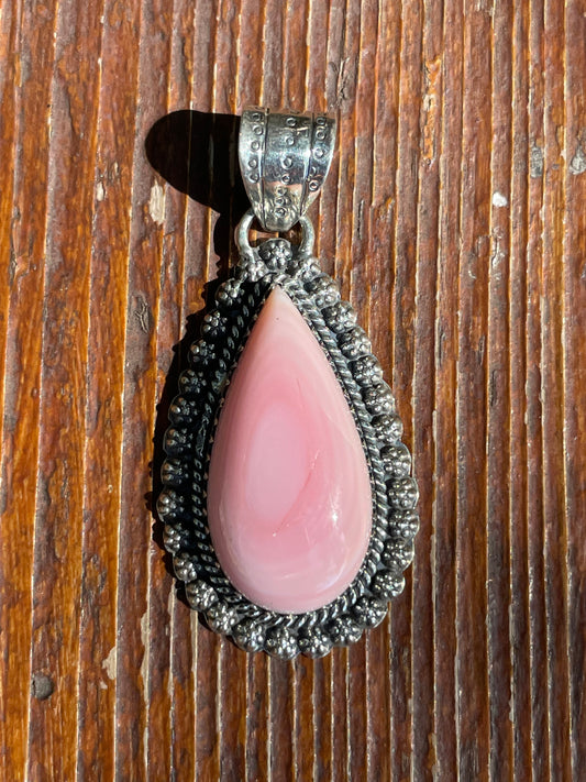 Pink Conch Tear Drop Pendant | Sterling Silver 925 B402