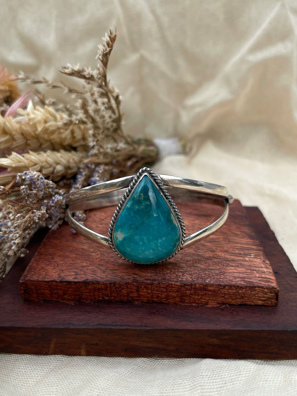 Turquoise Teardrop Cuff Bracelet | 925 Sterling Silver D281