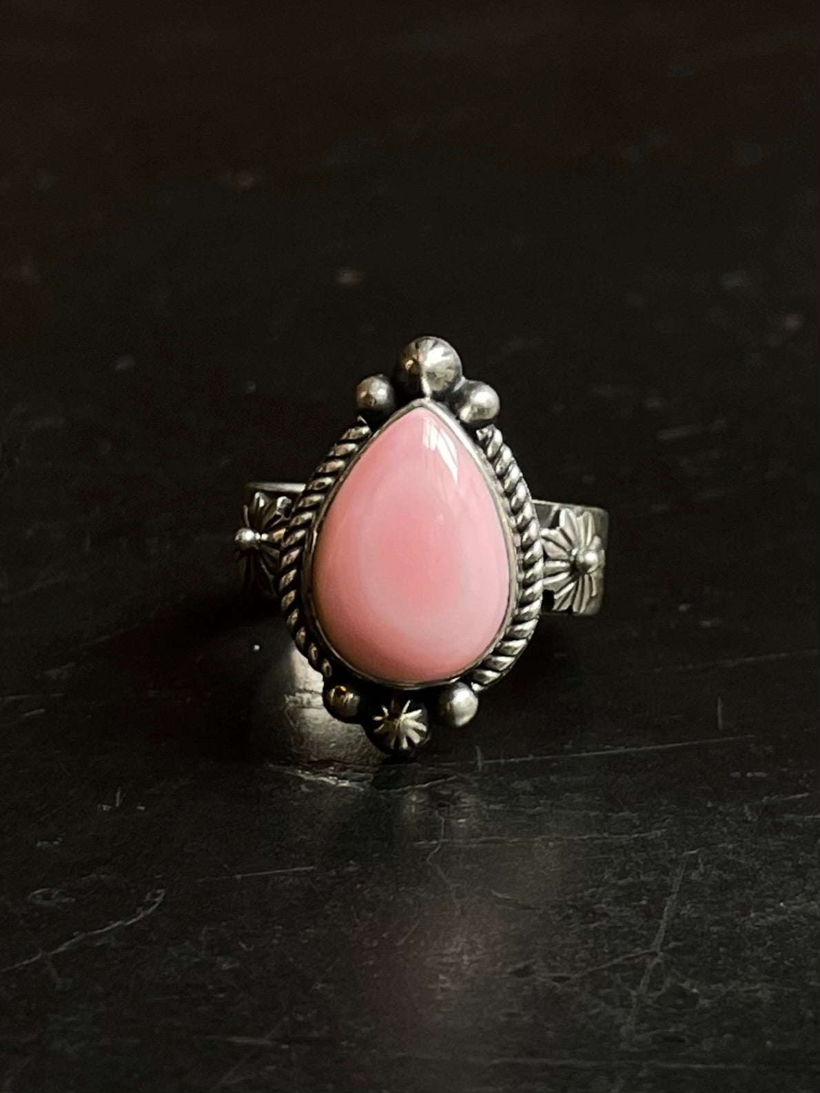 Pink Conch Tear Drop Ring | 925 Sterling Silver Size 6 E448