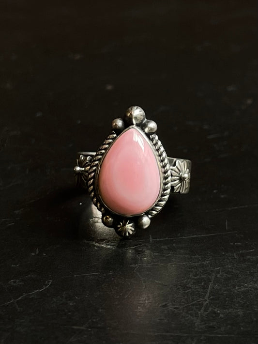 Pink Conch Tear Drop Ring | 925 Sterling Silver Size 6 E448