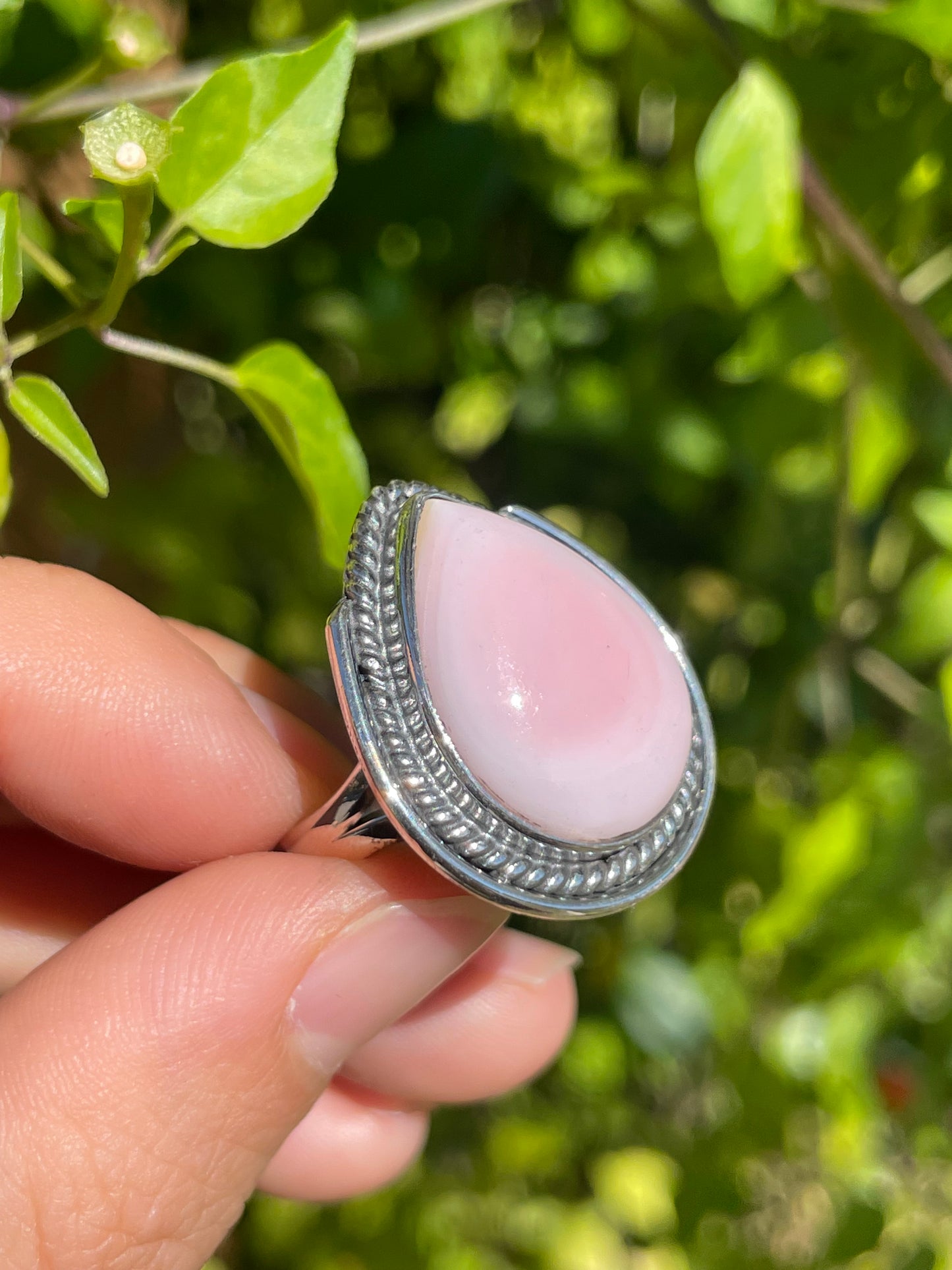 Pink Conch Teardrop Ring | 925 Sterling Silver | Size 8 B304