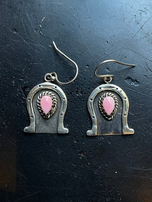 Pink Conch Horseshoe Dangle Earrings | Sterling Silver E950