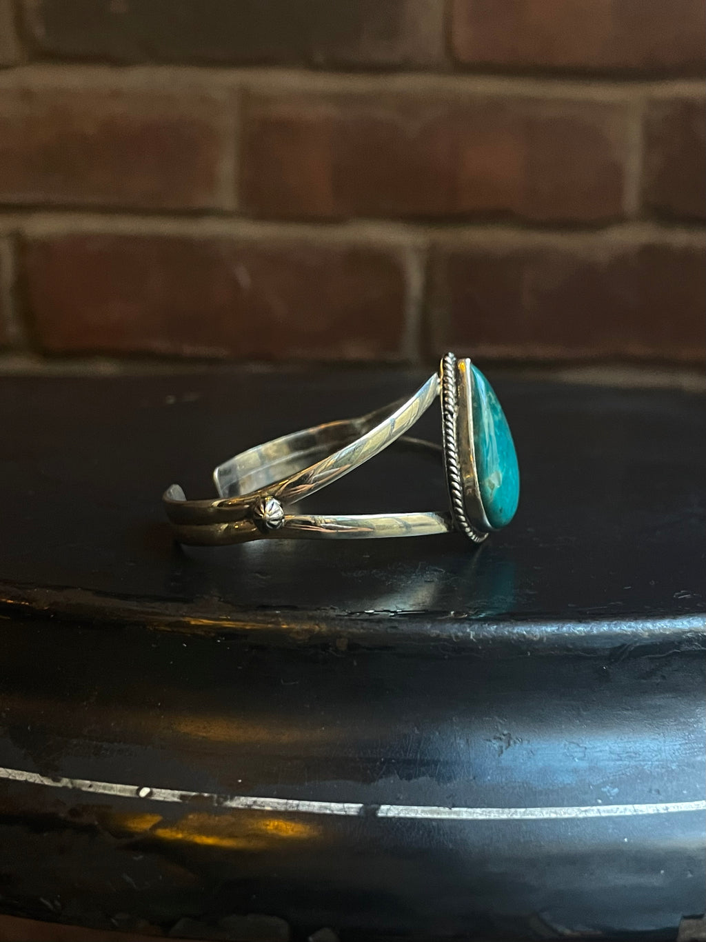Kingman Turquoise Teardrop Cuff Bracelet | 925 Sterling Silver C901