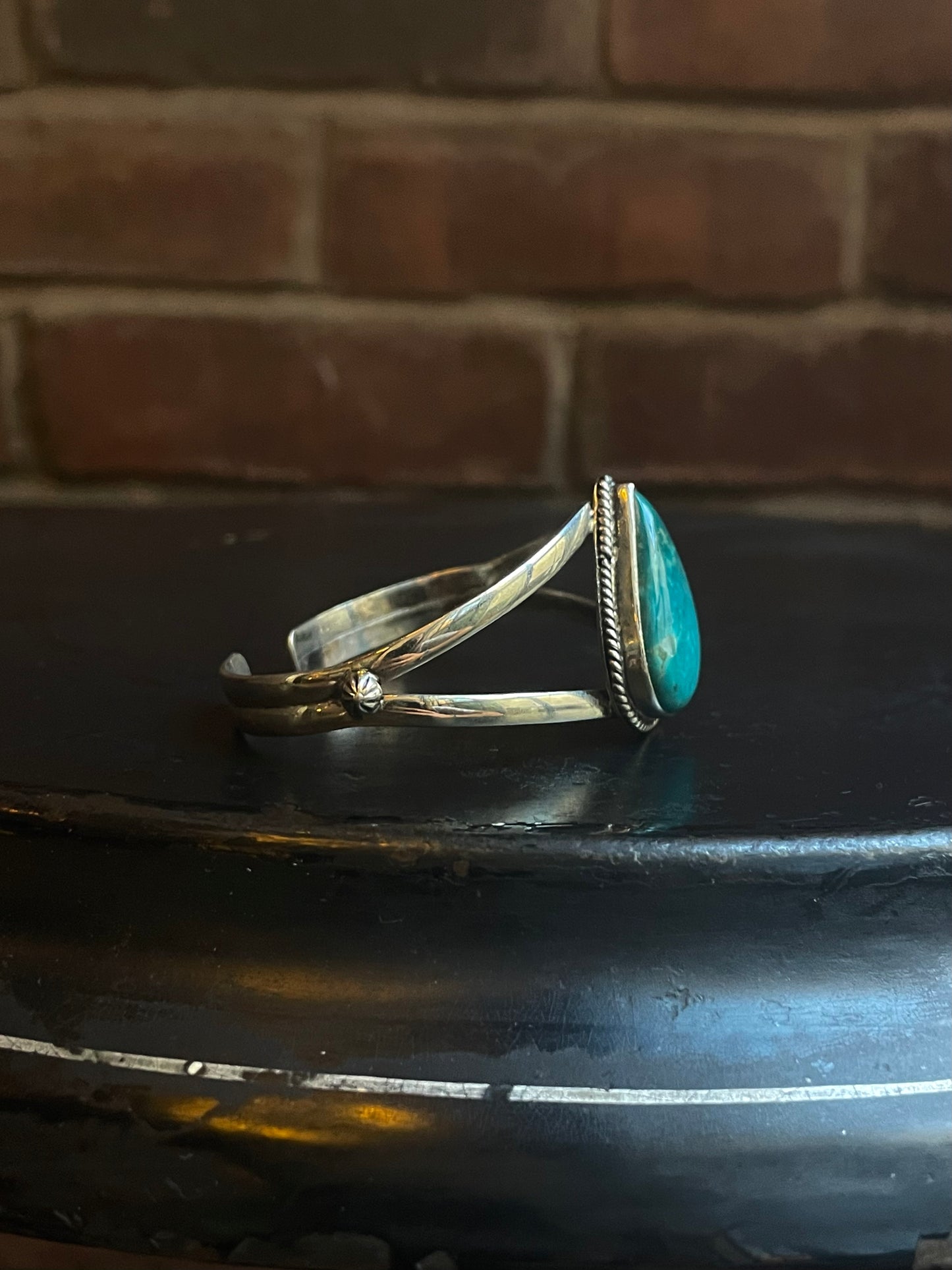 Kingman Turquoise Teardrop Cuff Bracelet | 925 Sterling Silver C901