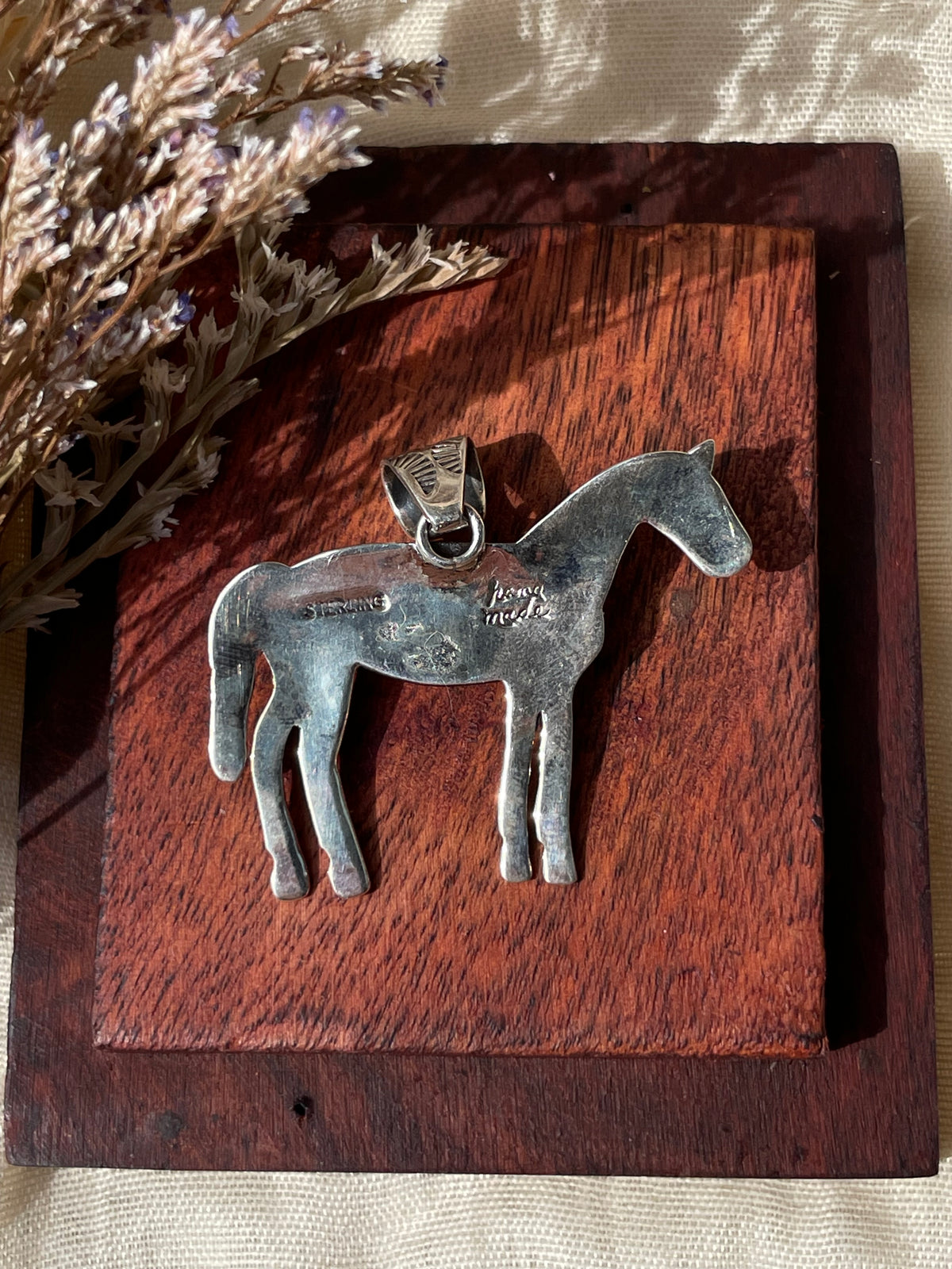 Spiny Oyster Horse Pendant | 925 Sterling Silver E268