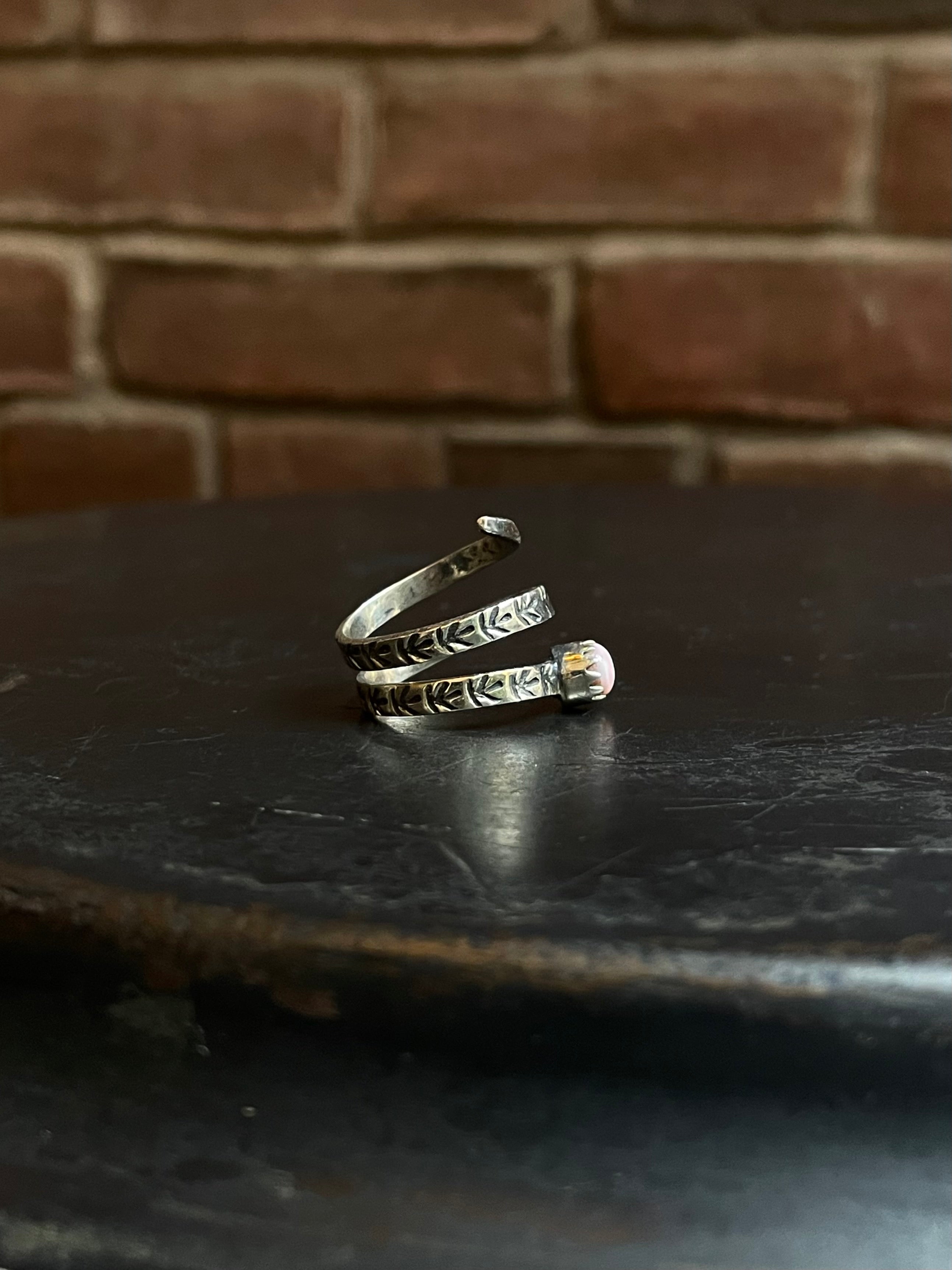 Pink Conch Snake Ring | 925 Sterling Silver Size 7.5 E459