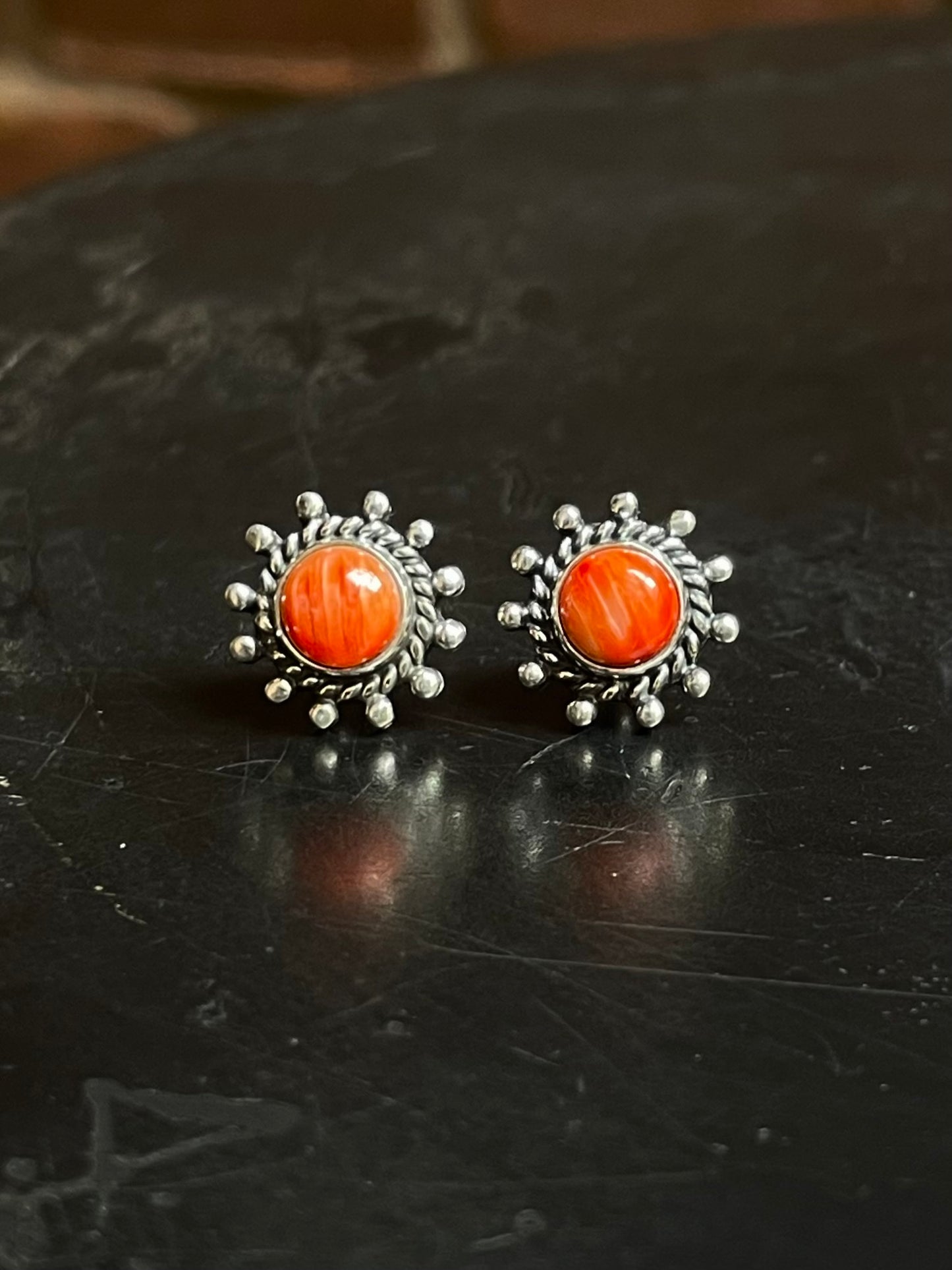 Spiny Oyster Stud Earrings | 925 Sterling Silver E809