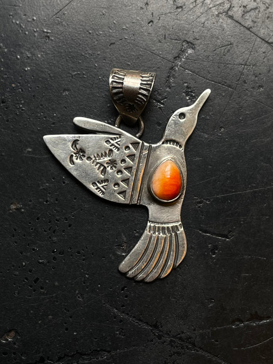 Spiny Oyster Hummingbird Pendant | 925 Sterling Silver E529