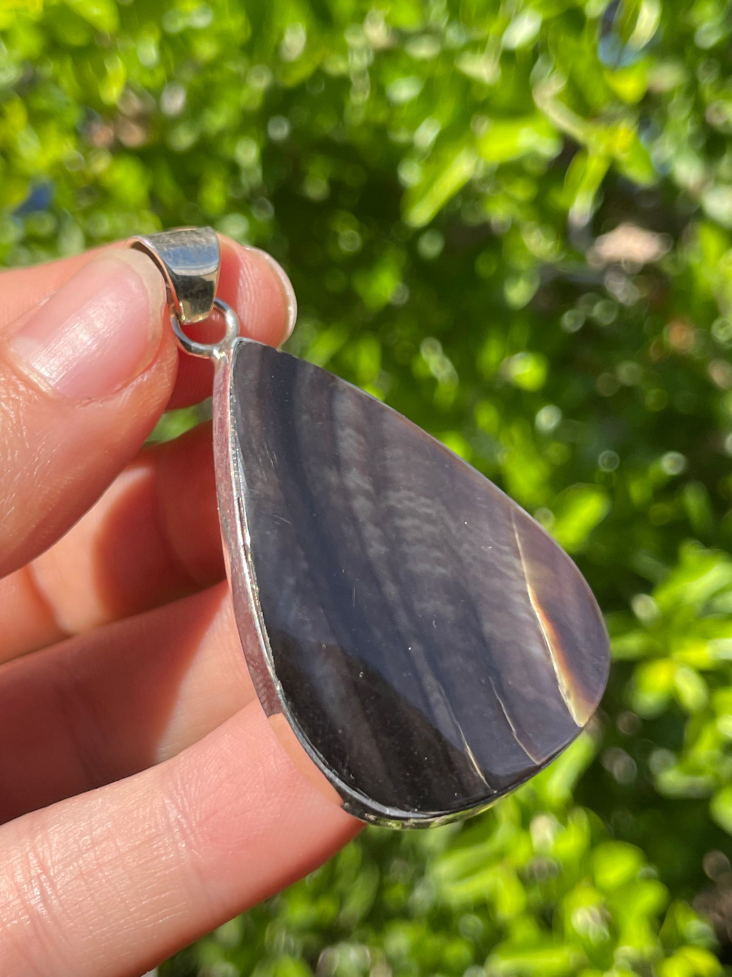 Black Mother of Pearl Teardrop Pendant | 925 Sterling Silver B609