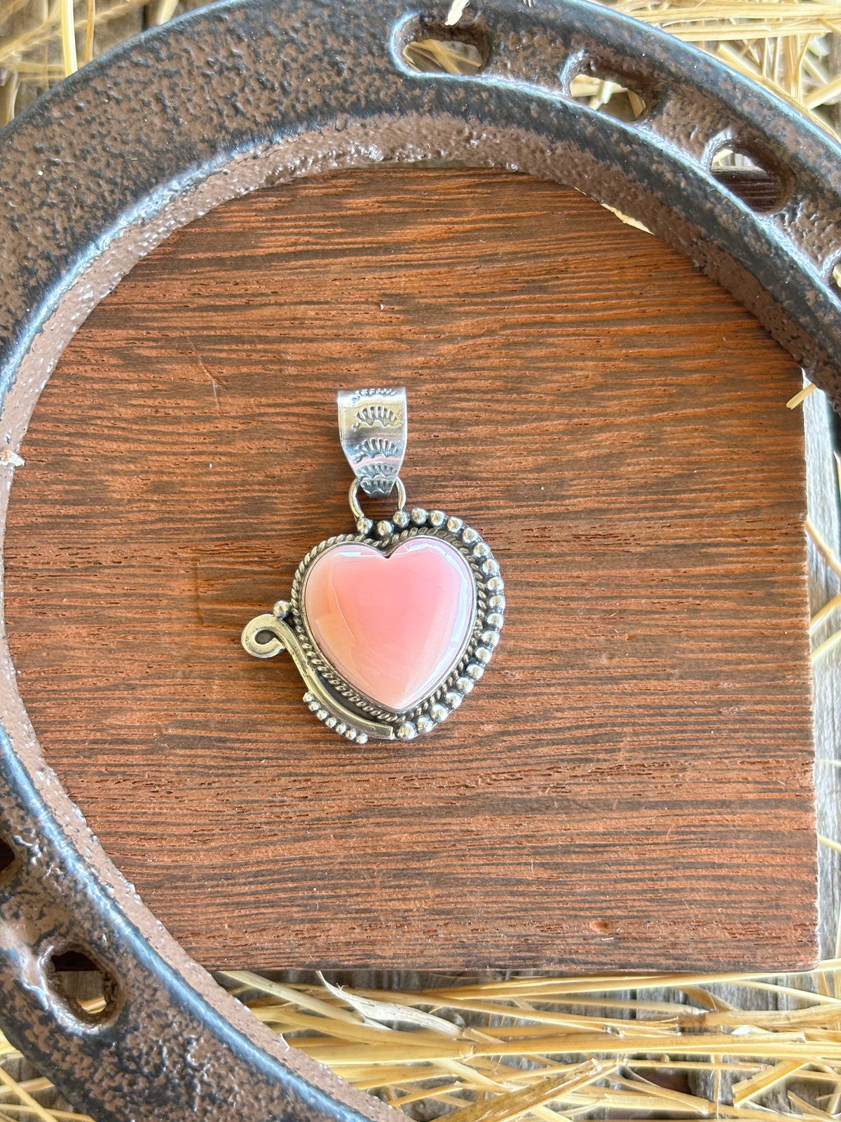 Pink Conch Heart Pendant | 925 Sterling Silver Z26