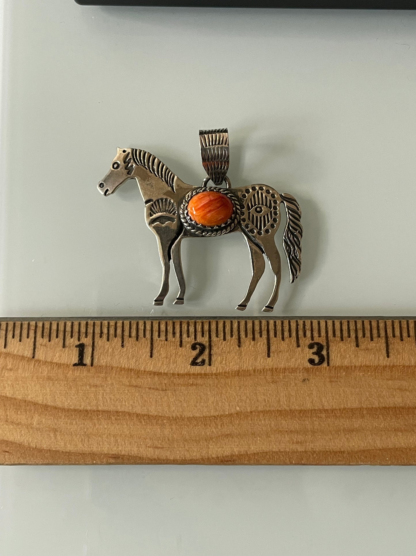 Spiny Oyster Horse Pendant | 925 Sterling Silver E530