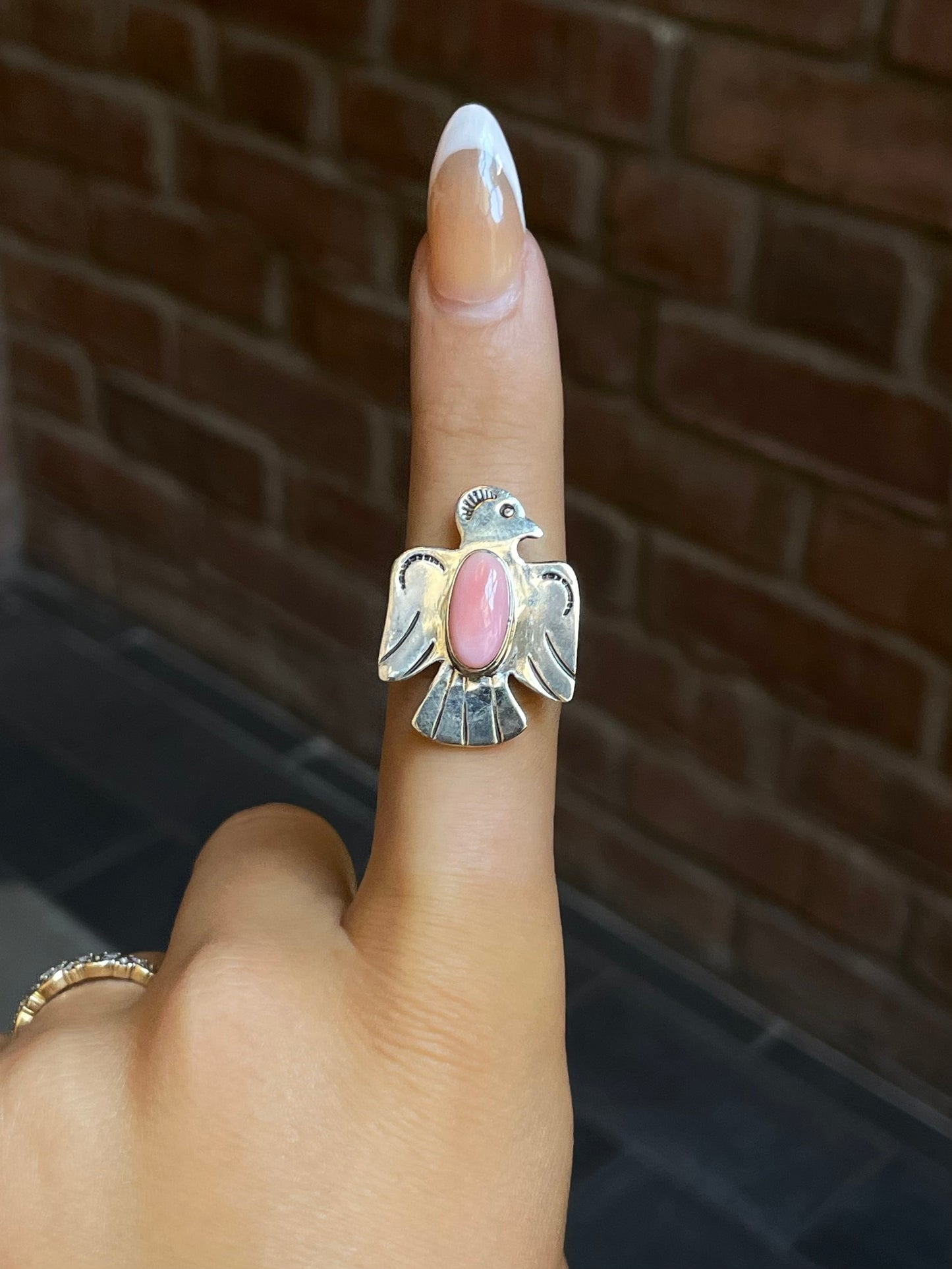 Pink Conch Thunderbird Ring Size 9 | Sterling Silver E921
