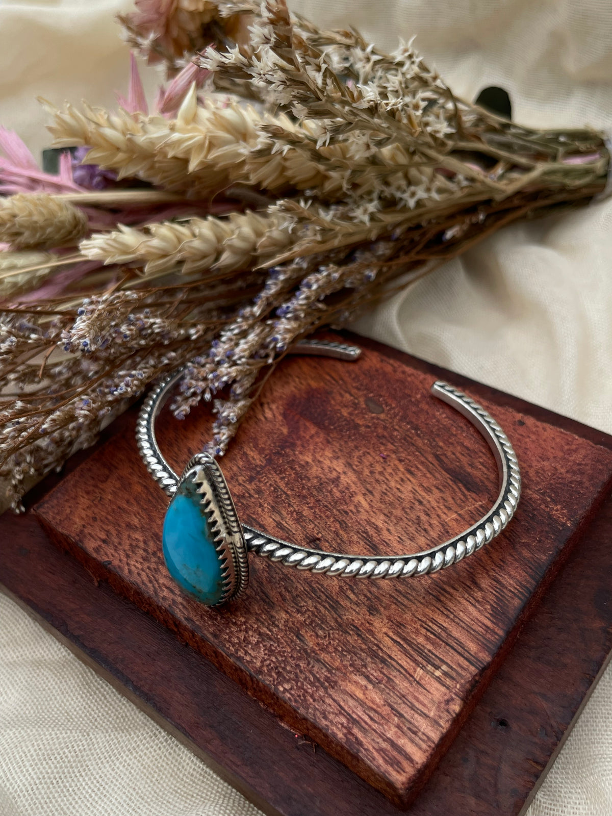 Turquoise Teardrop Cuff Bracelet | 925 Sterling Silver D271
