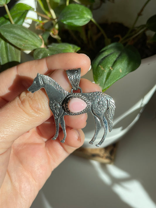Pink Conch Horse Pendant | Sterling Silver 925