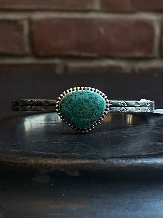 Kingman Turquoise Teardrop Cuff | 925 Sterling Silver E495