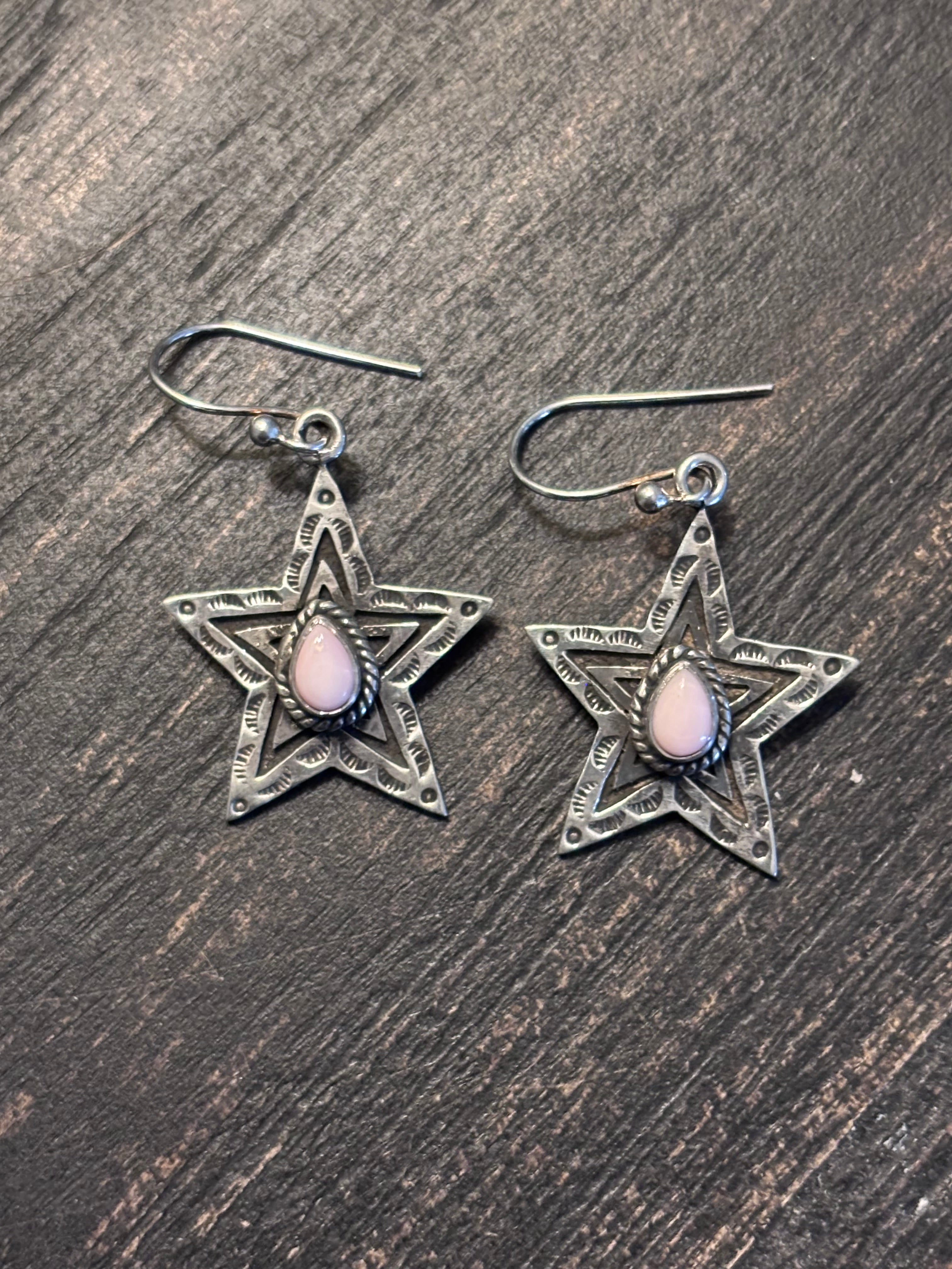 Pink Conch Star Dangle Earrings | 925 Sterling Silver A094