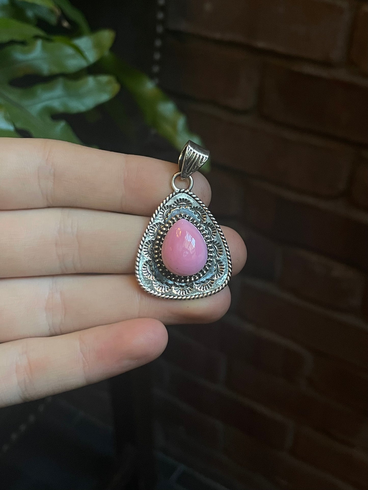 Pink Conch Tear Drop Pendant | 925 Sterling Silver C909
