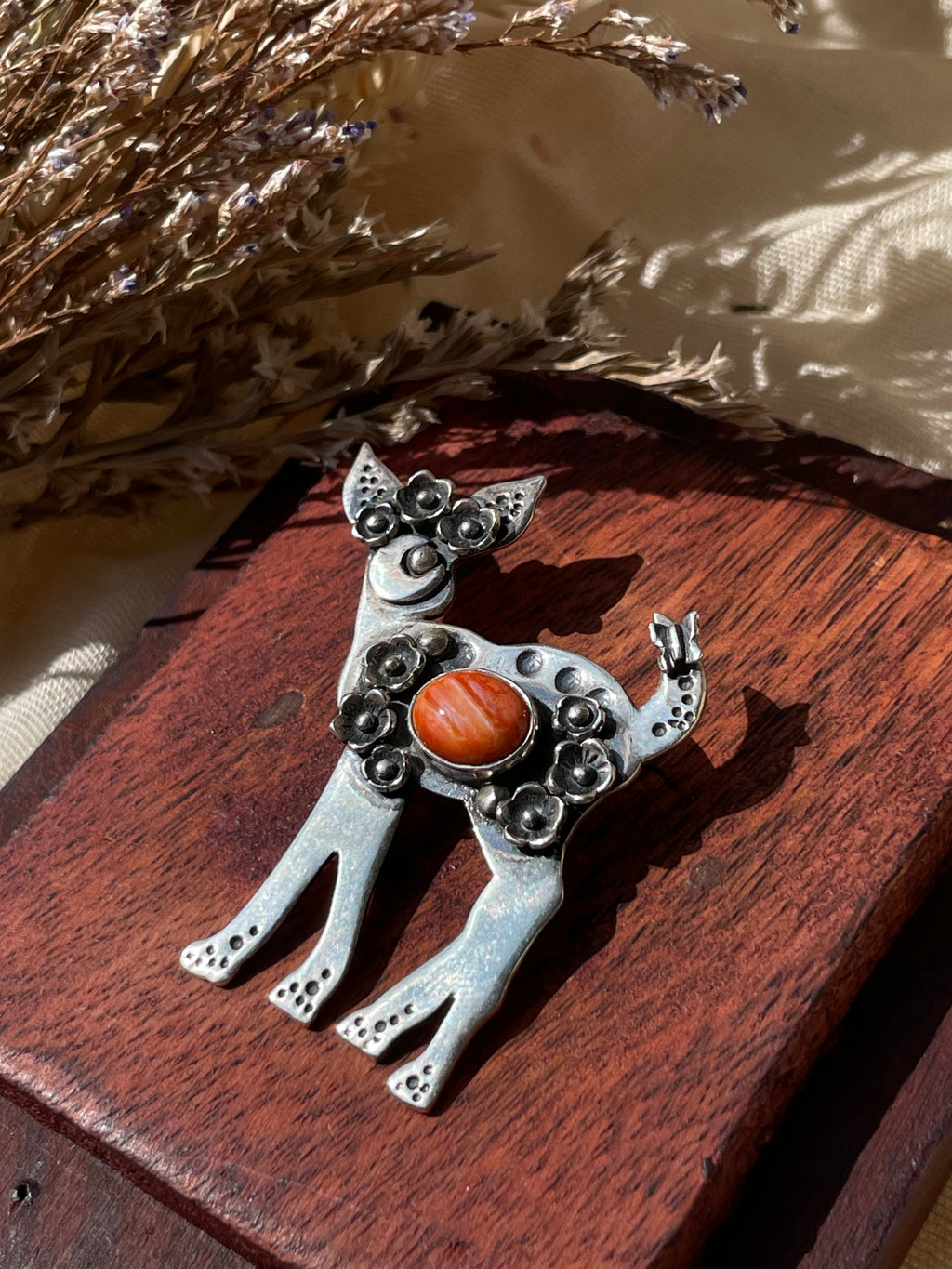 Spiny Oyster Deer Pendant | 925 Sterling Silver C512