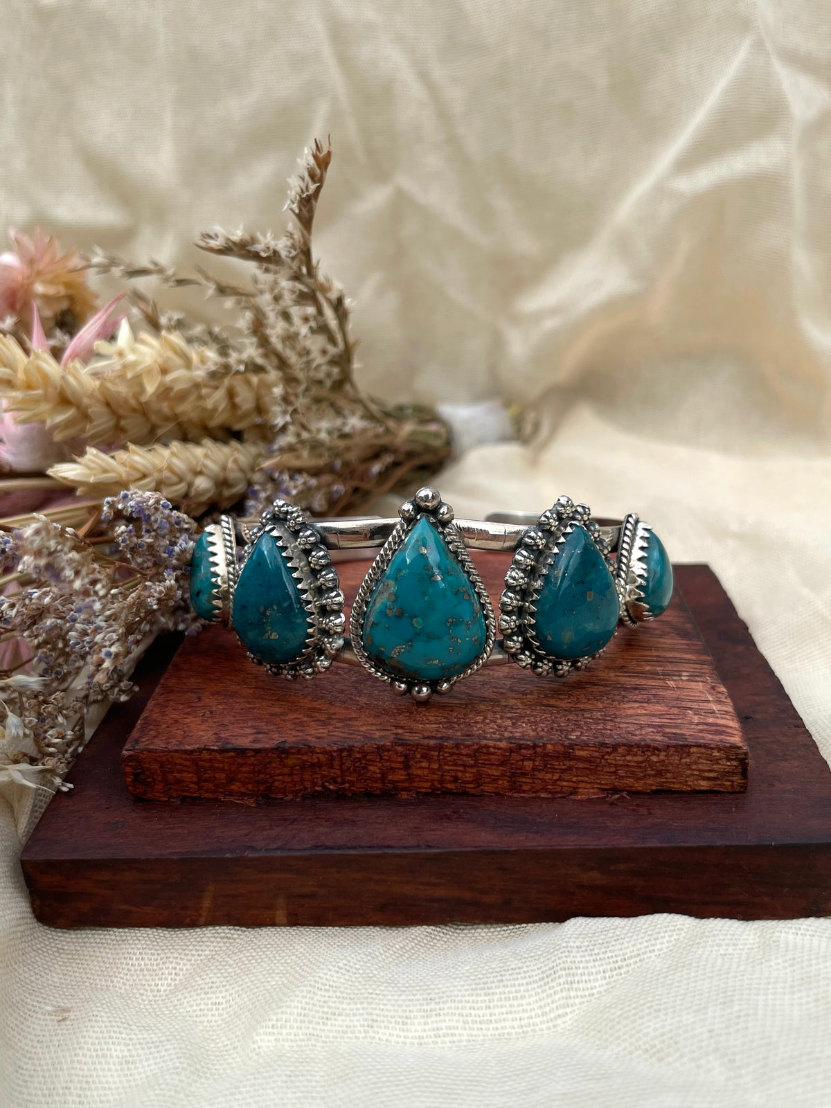 Turquoise Teardrop Cuff Bracelet | 925 Sterling Silver D276