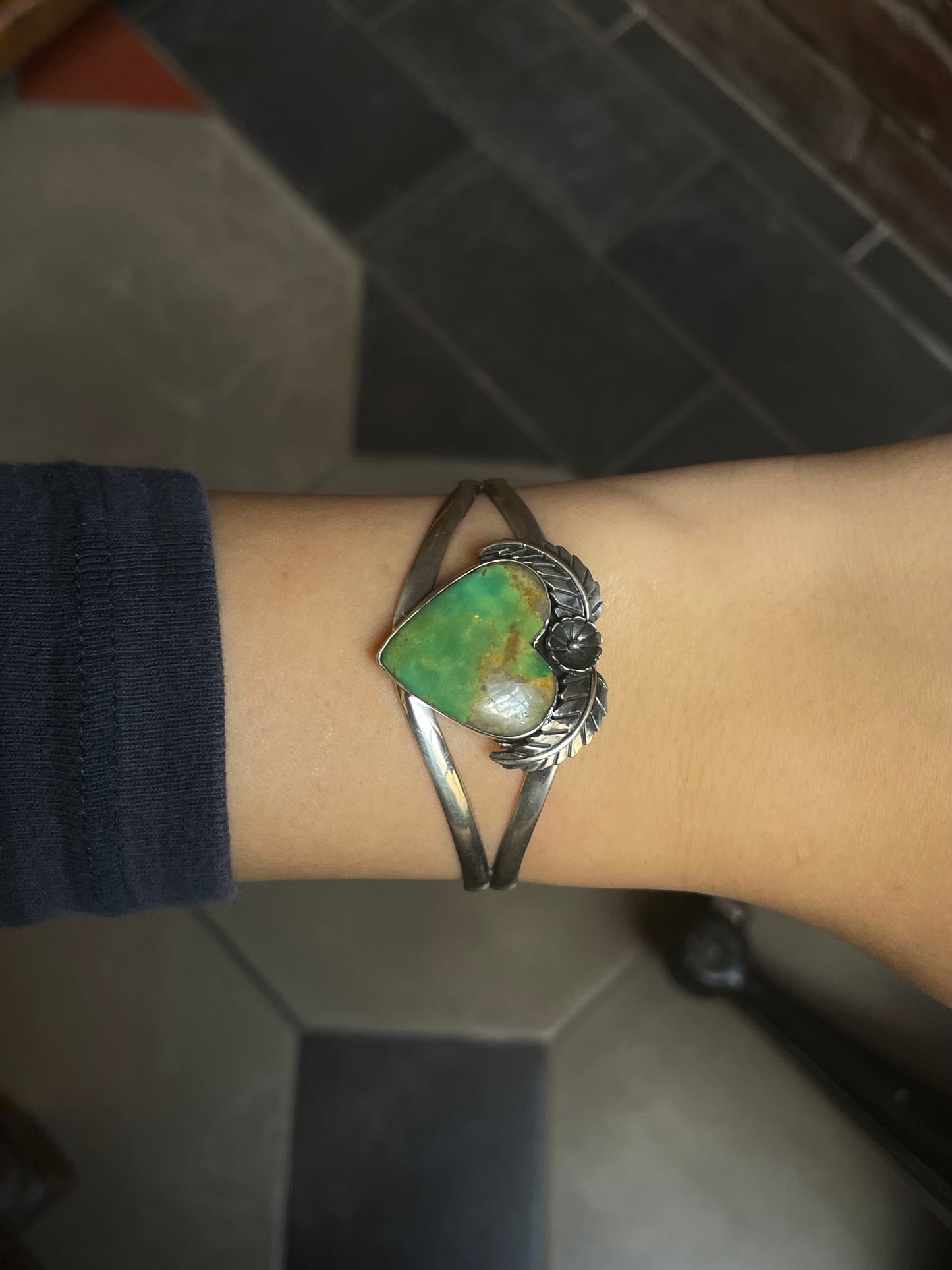 Green Turquoise Heart Cuff | Split Band | 925 Silver E679