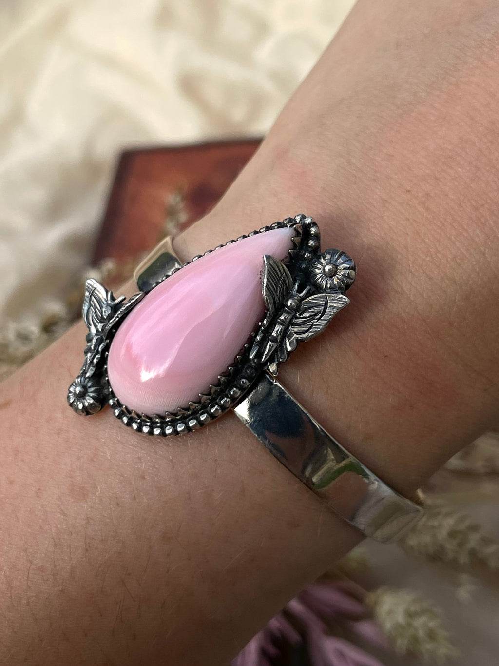 Pink Conch Butterfly Cuff Bracelet | 925 Sterling Silver D280