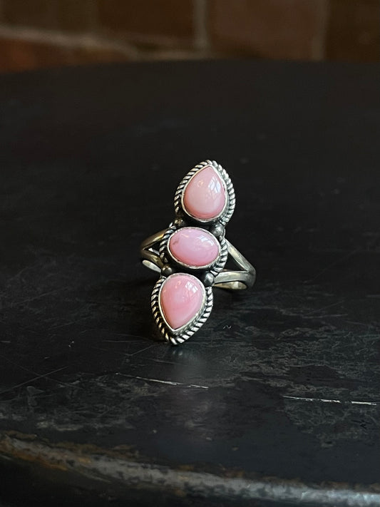 Three Stone Pink Conch Ring | Sterling Silver | Size 9 | A254