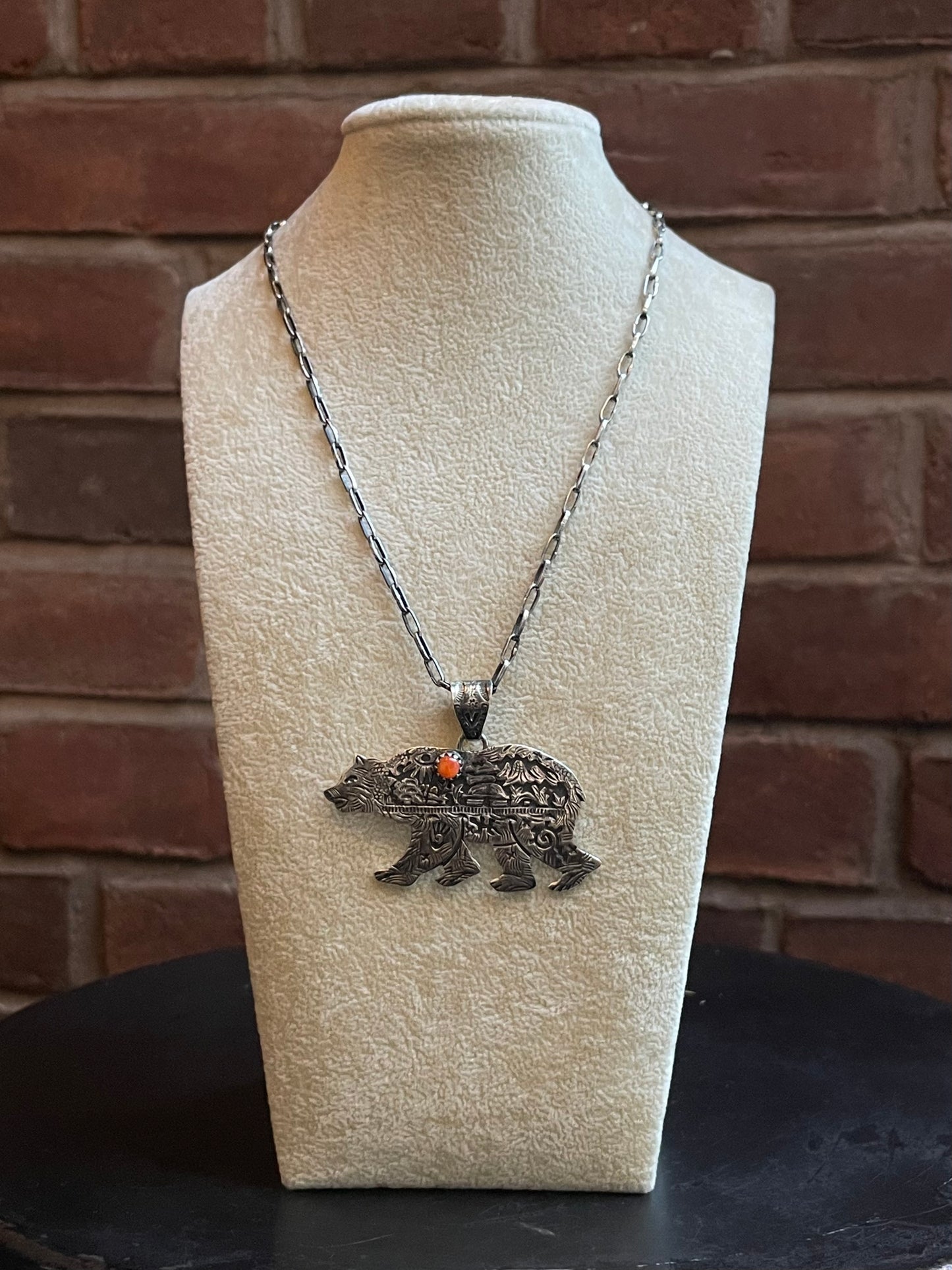Spiny Oyster Bear Pendant | 925 Sterling Silver E223