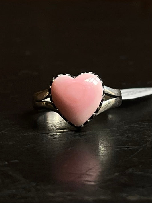 Pink Conch Heart Ring | Sterling Silver | Size 6 | A309
