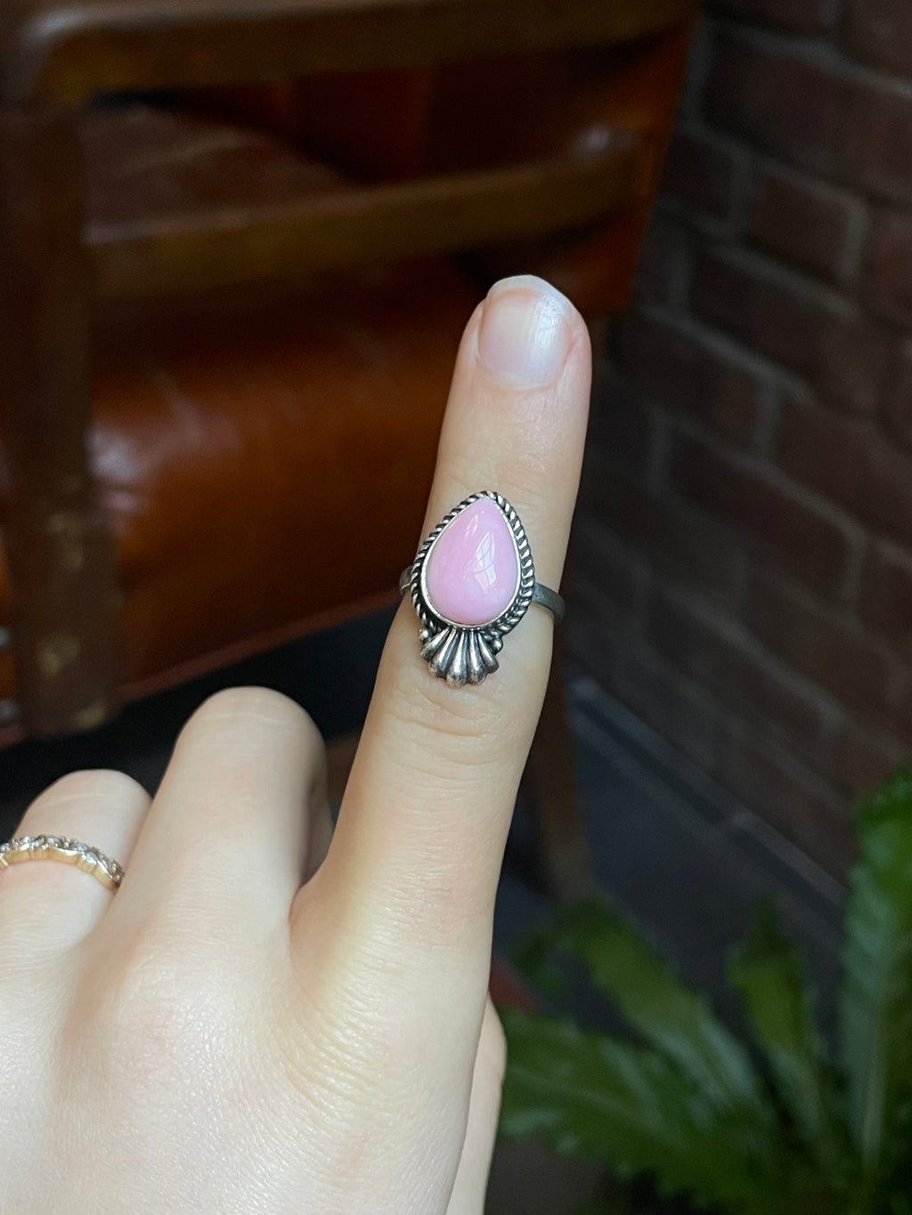 Pink Conch Teardrop Ring | Sterling Silver | Size 6 | A733