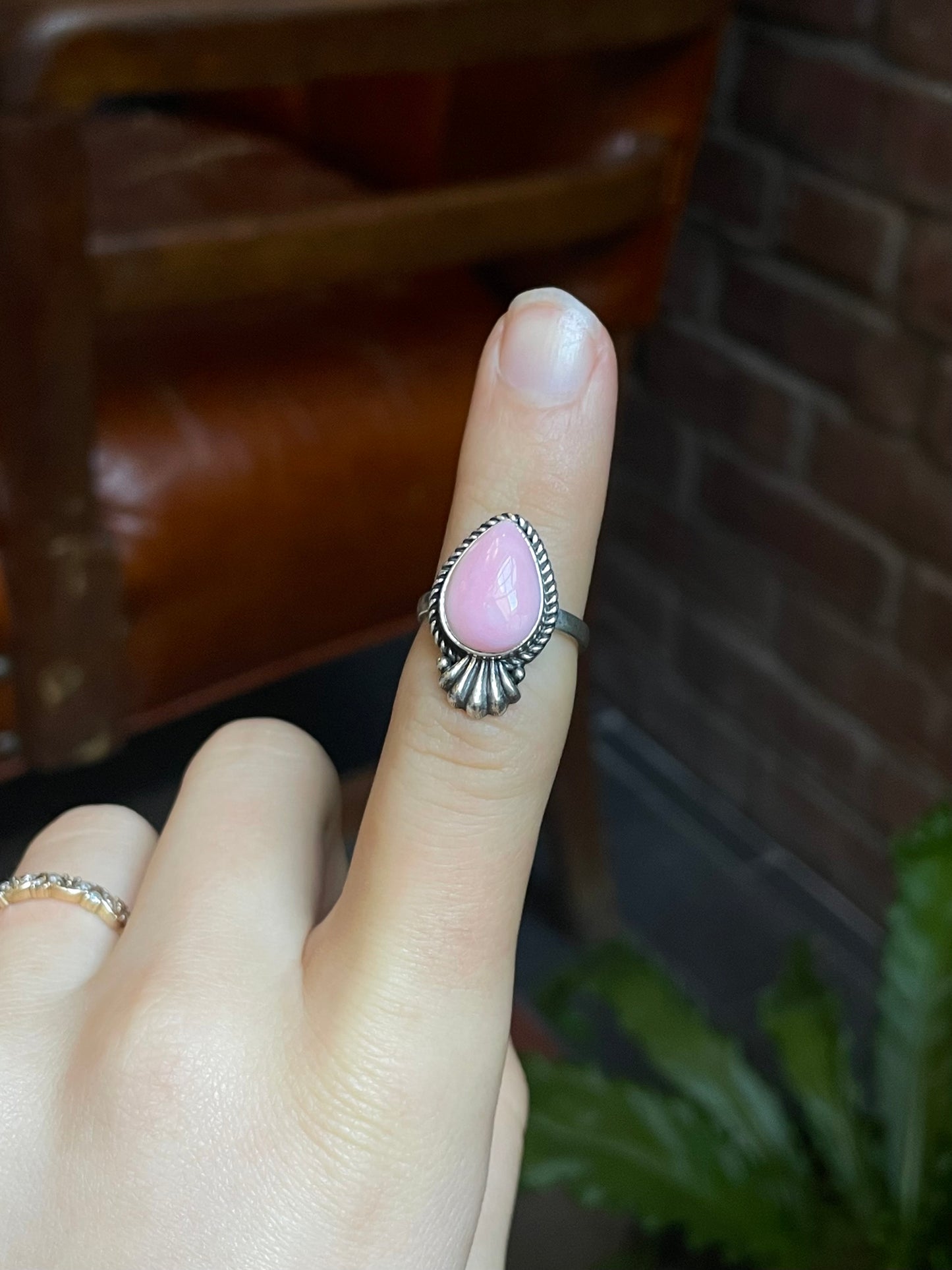 Pink Conch Teardrop Ring | Sterling Silver | Size 6 | A733