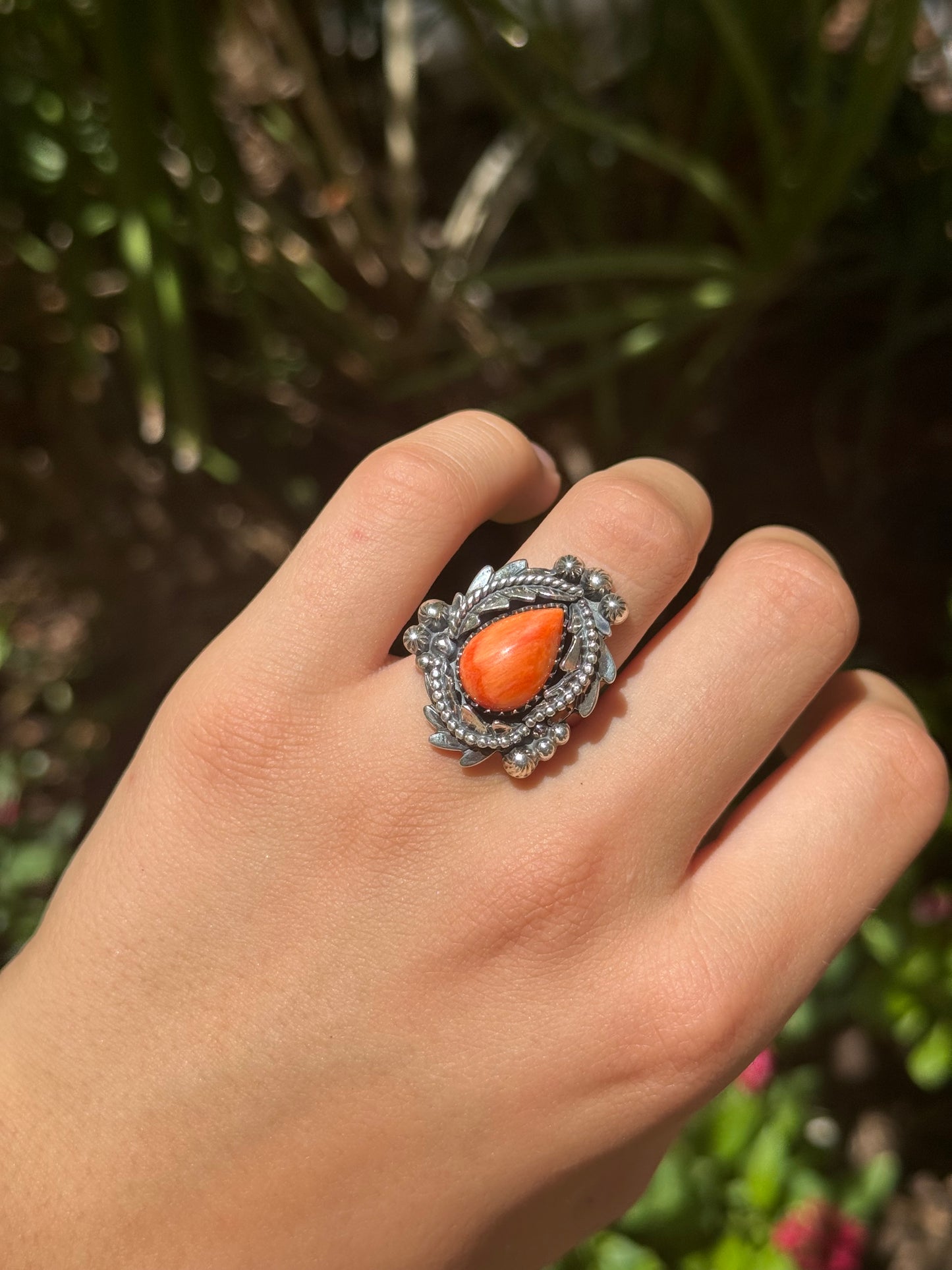 Spiny Oyster Teardrop Ring | Sterling Silver | Size 8 | A606