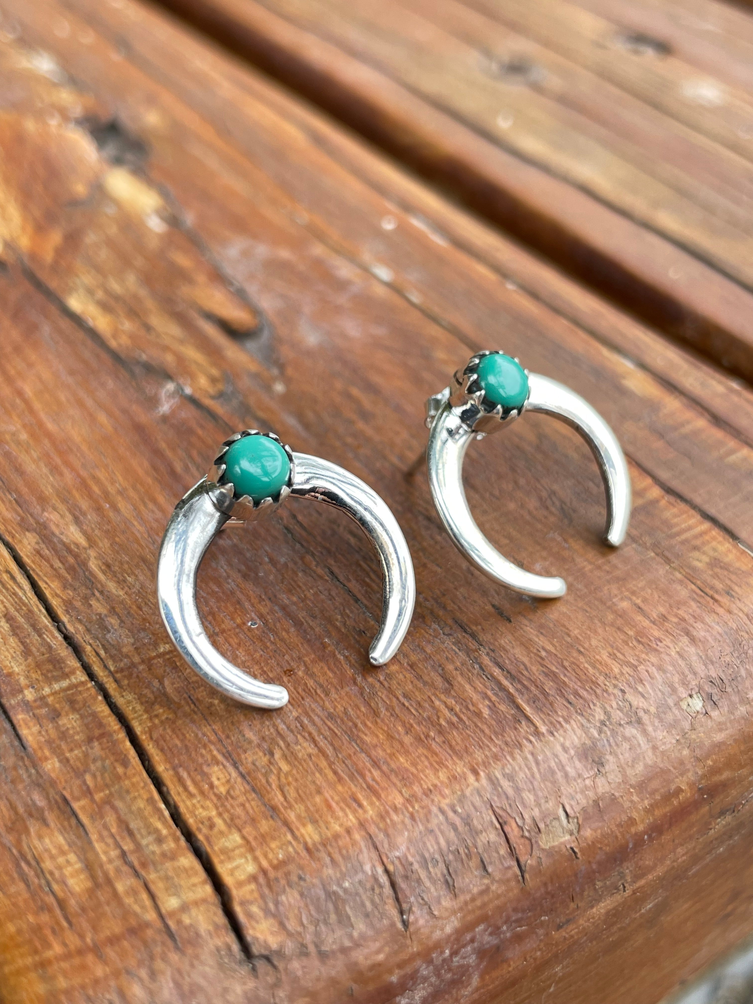 Kingman Turquoise Stud Earrings | 925 Sterling Silver B957