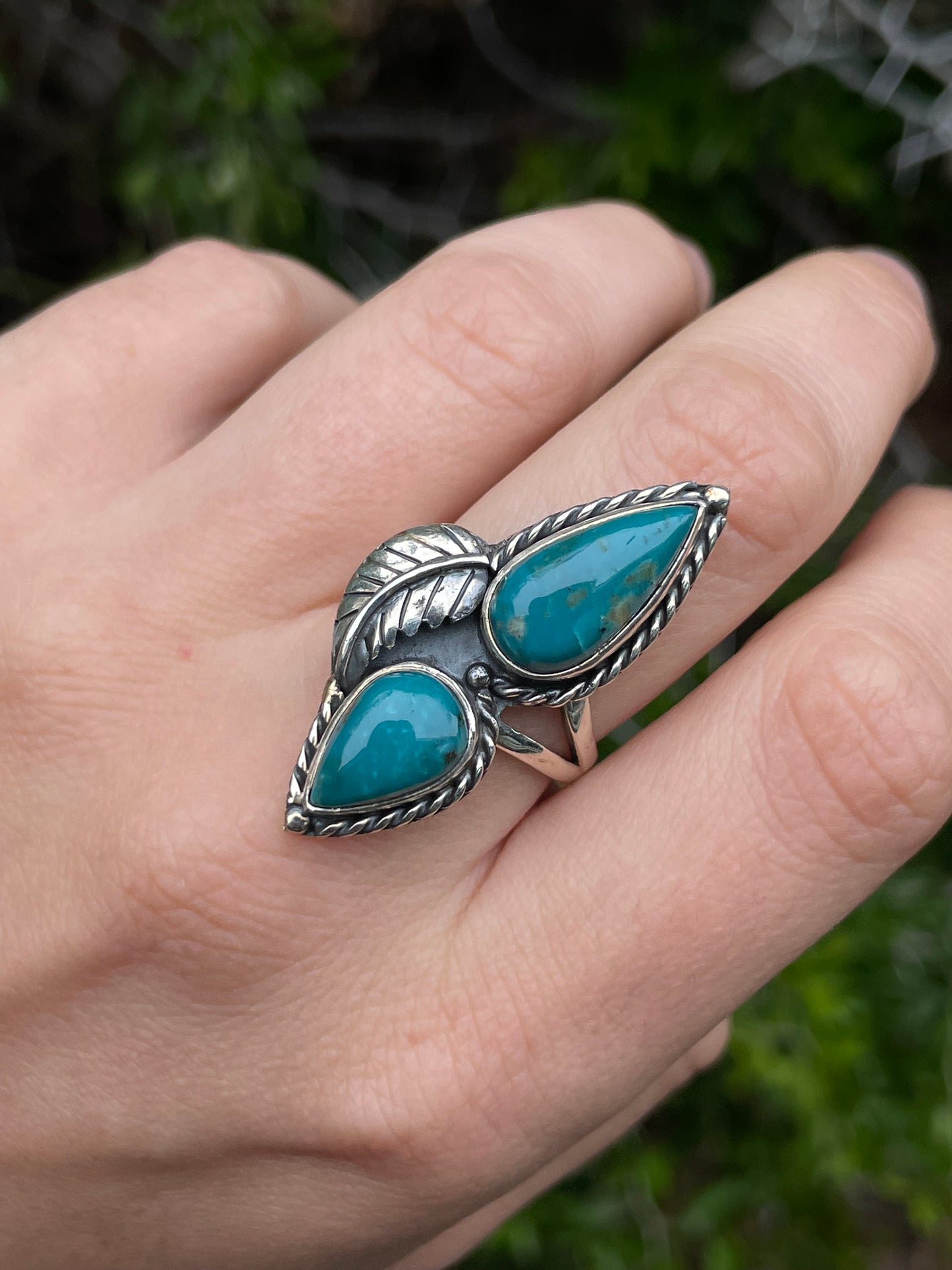 Kingman Turquoise Leaf Ring | Sterling Silver | Size 8.5 B763