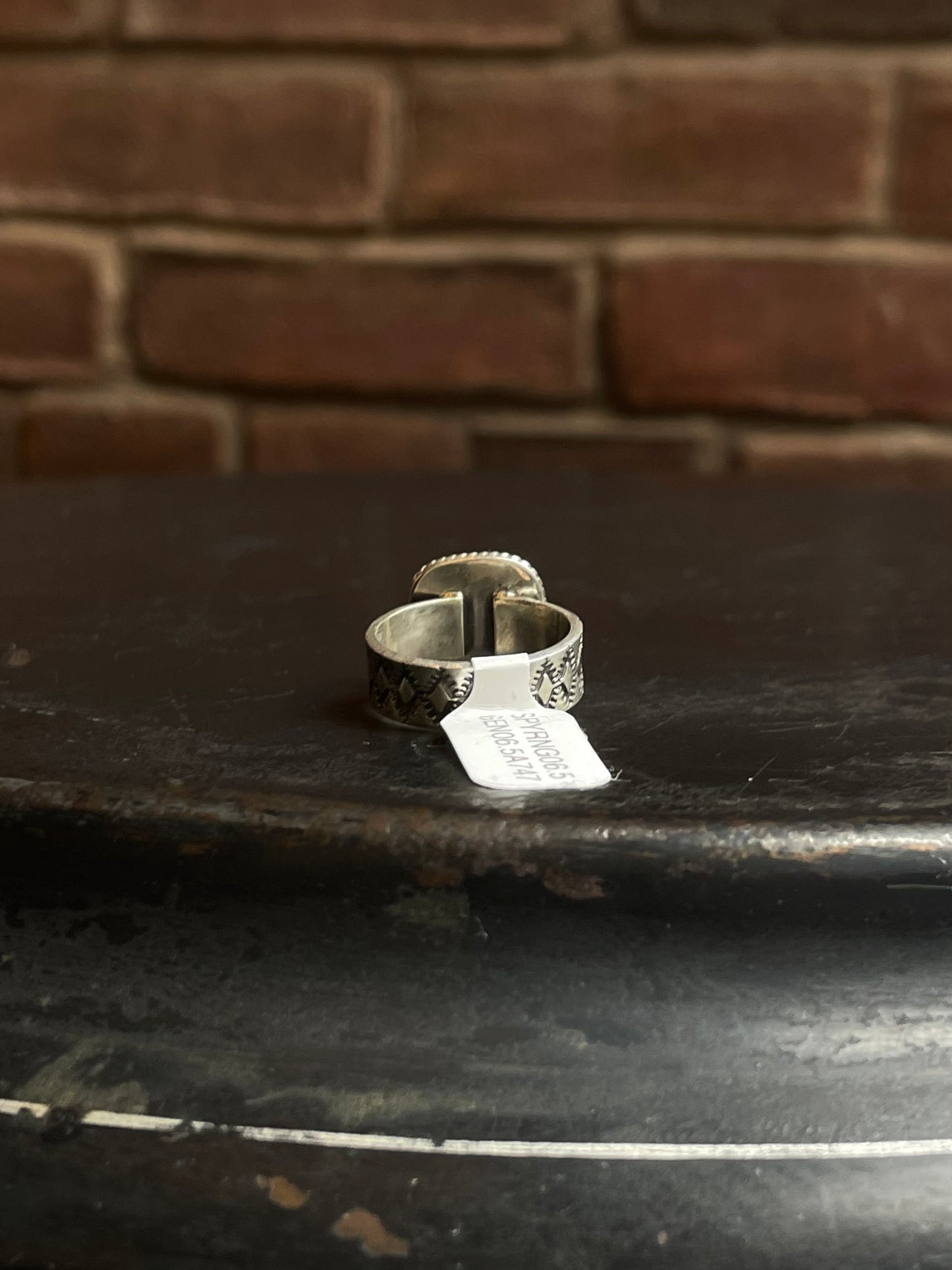 Spiny Oyster Square Stud Ring | Sterling Silver | Size 6.5 | A747