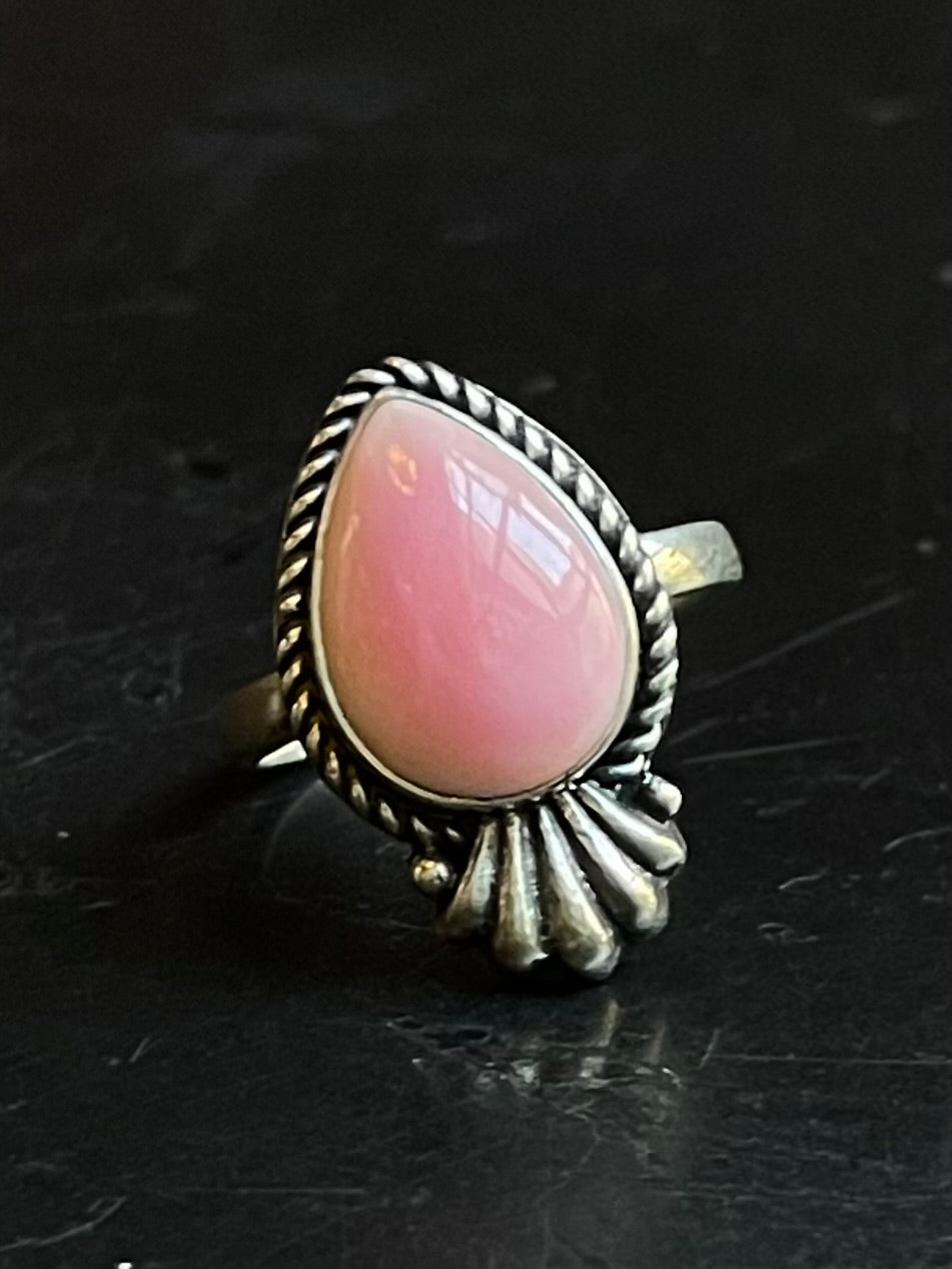 Pink Conch Tear Drop Ring Size 7.25| Sterling Silver E917